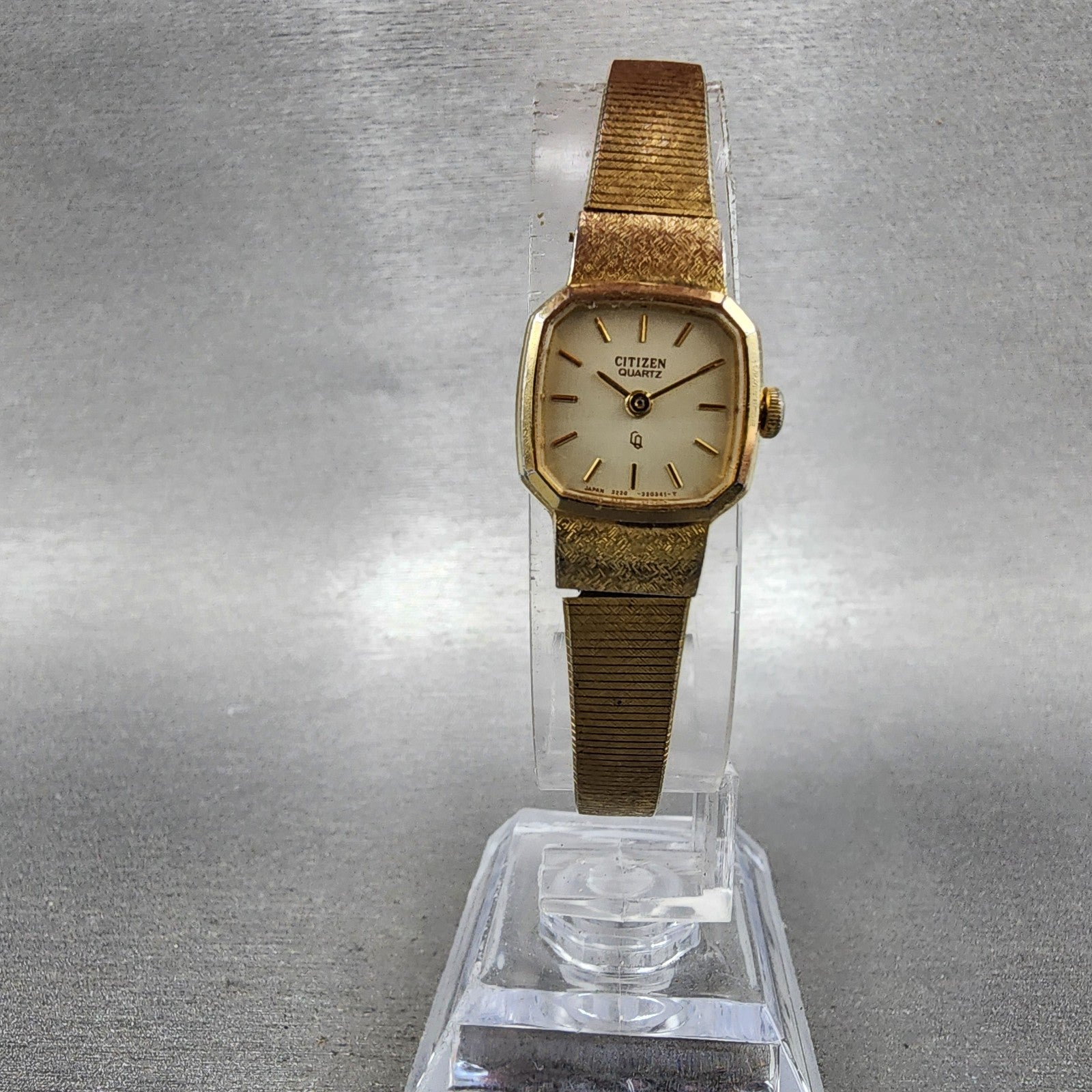 Citizen CQ Watch Women 16mm Champagne Dial Gold Tone 3220320352 New Battery5