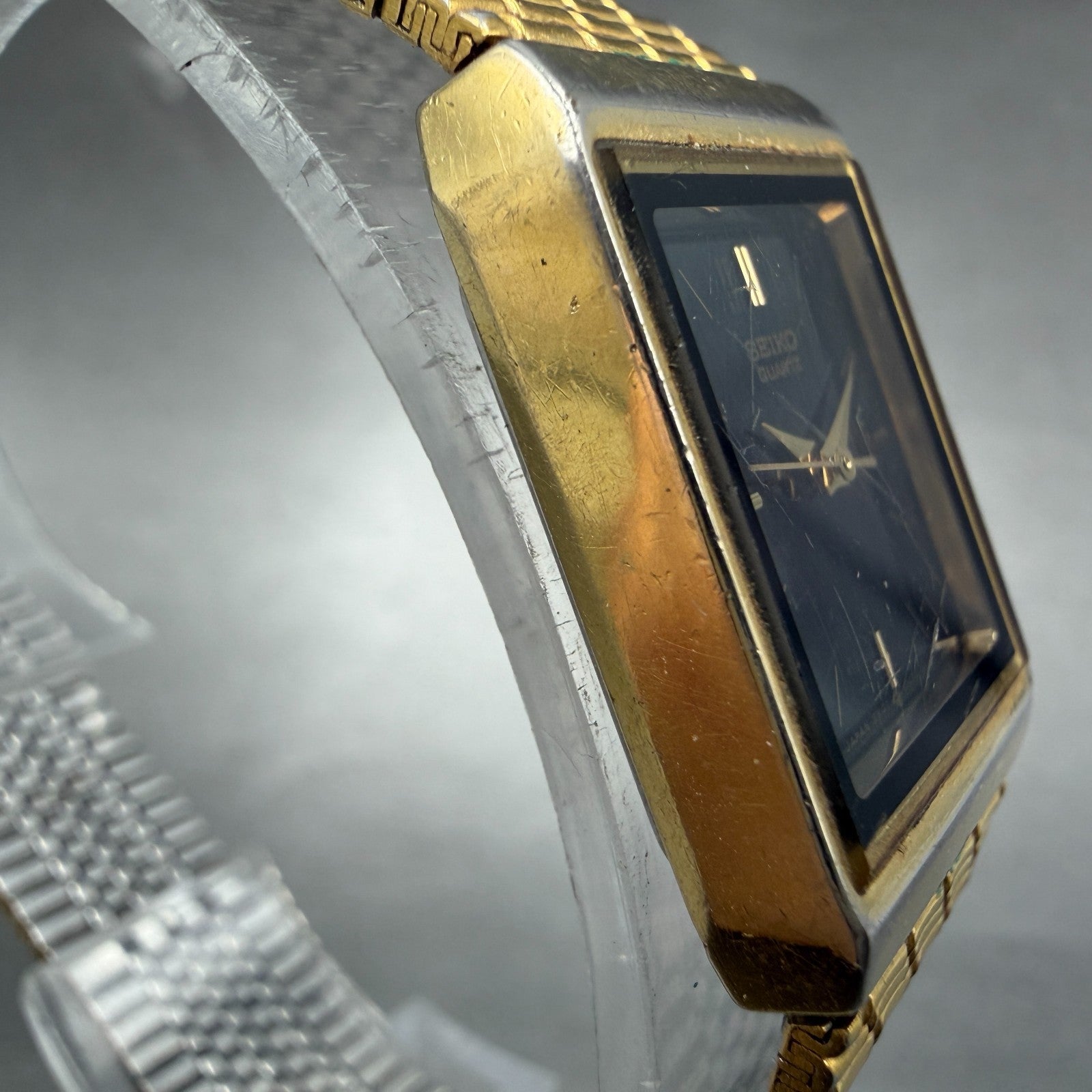 Seiko Tank Watch Women 18mm Black Dial Gold Tone 2Y01-5D1H Rectangle New Battery3