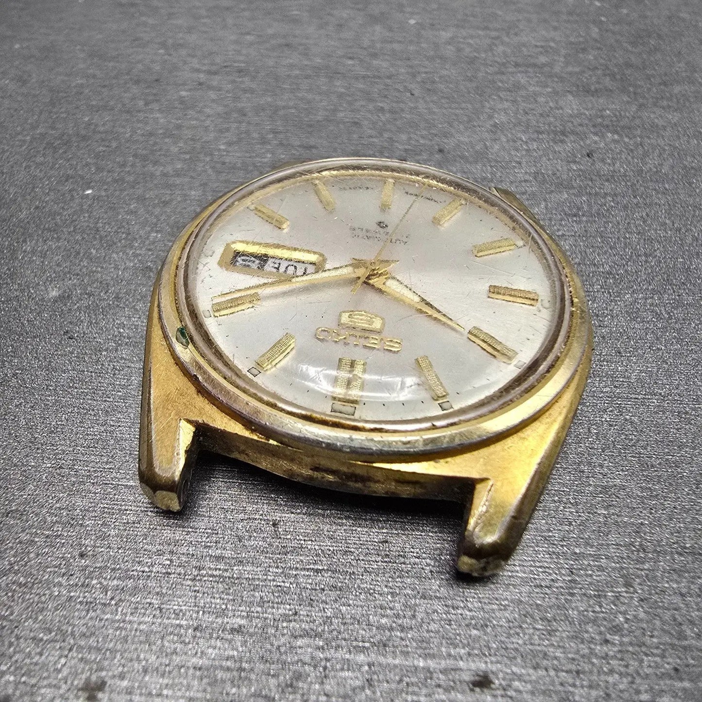 Seiko 5 Automatic Watch men Silver Dial Gold Tone Daydate 6119-8090 PARTS VTG7