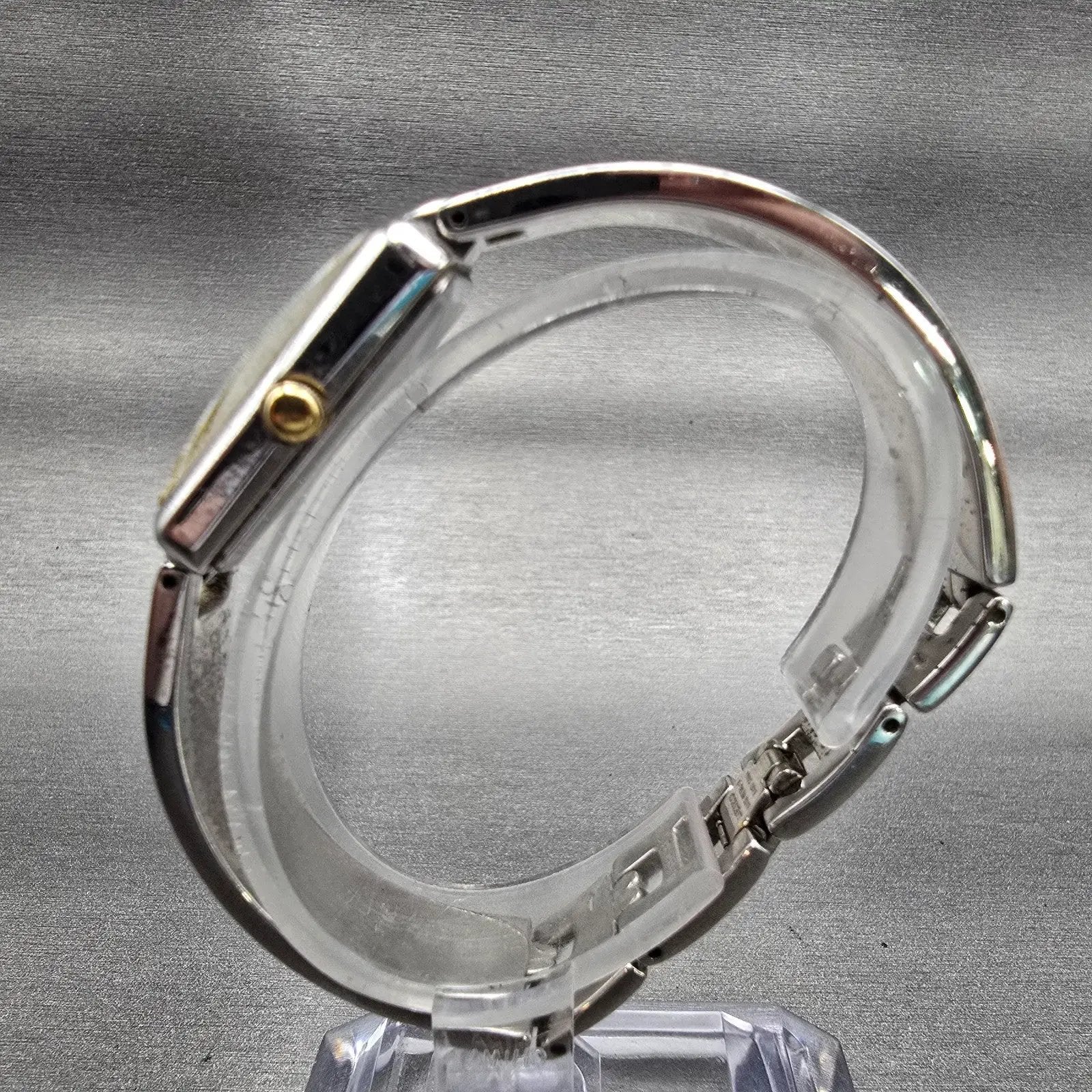 Seiko Watch Women 18mm White Dial Silver Tone Rectangle V401-6279 New Battery6