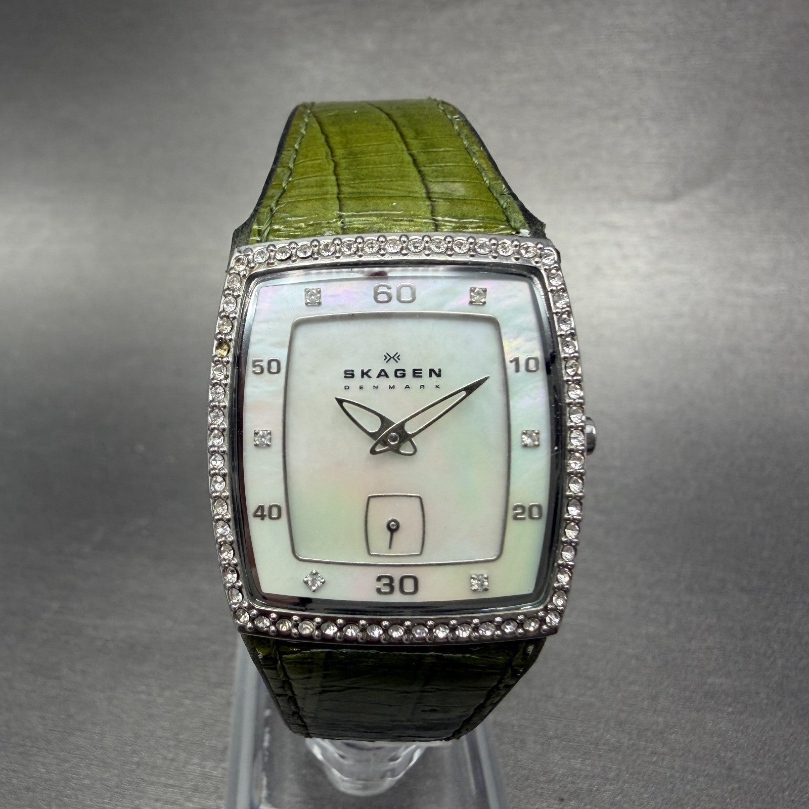Skagen Tank Watch Women 27mm MOP Dial Steel Rectangle N384SSLG New Battery0