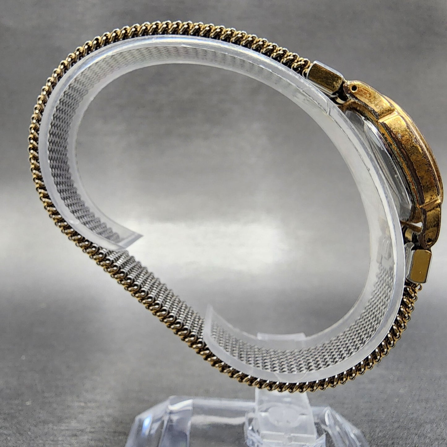 Seiko ALBA Watch Women 26mm Cream Dial Gold Tone Round V501-0ET0 New Battery