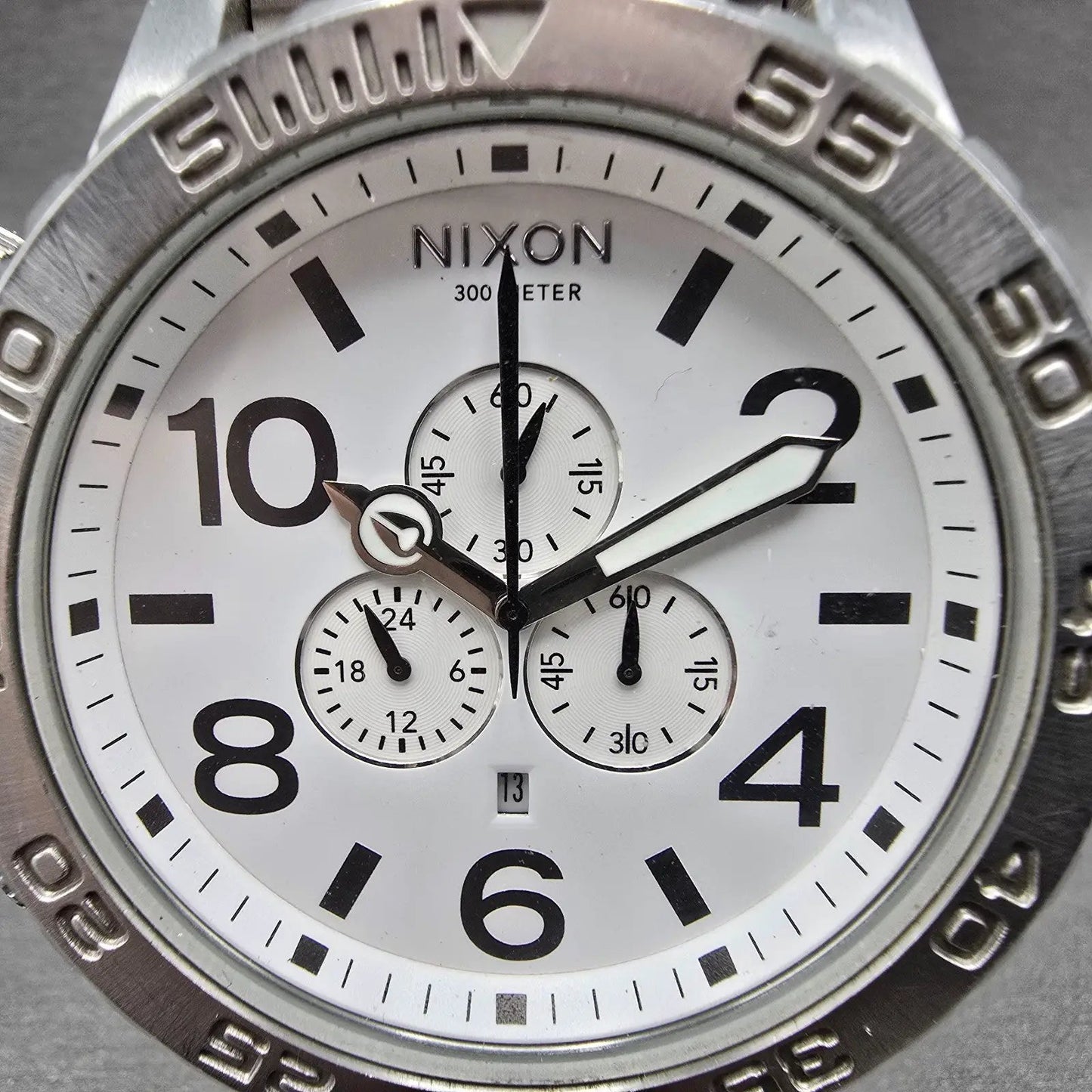 Nixon 51-30 Chronograph Watch Men 51mm White Dial Steel Date Round New Battery1