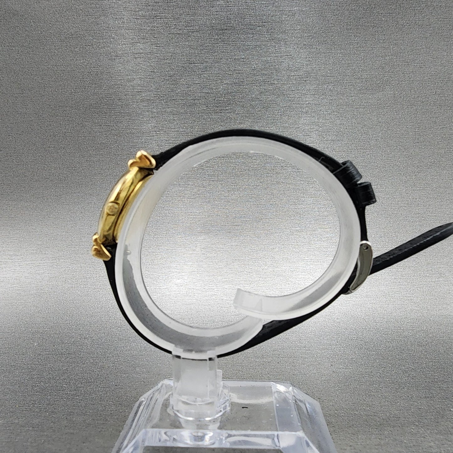 Gucci 5300L Watch Women 24mm Black Dial Gold Plated Round New Battery VTG6