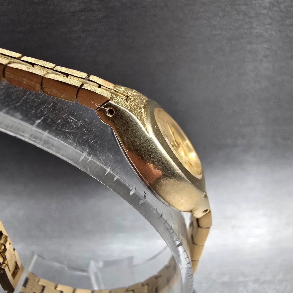 Citizen CQ Watch Women 17mm Champagne Dial Gold Tone Round 3220-890795 New Batt23