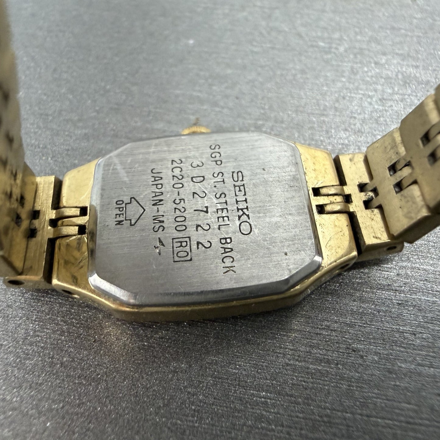 Seiko Tank Watch Women 16mm Champagne Dial Gold Tone 2C20-5200 New Battery9