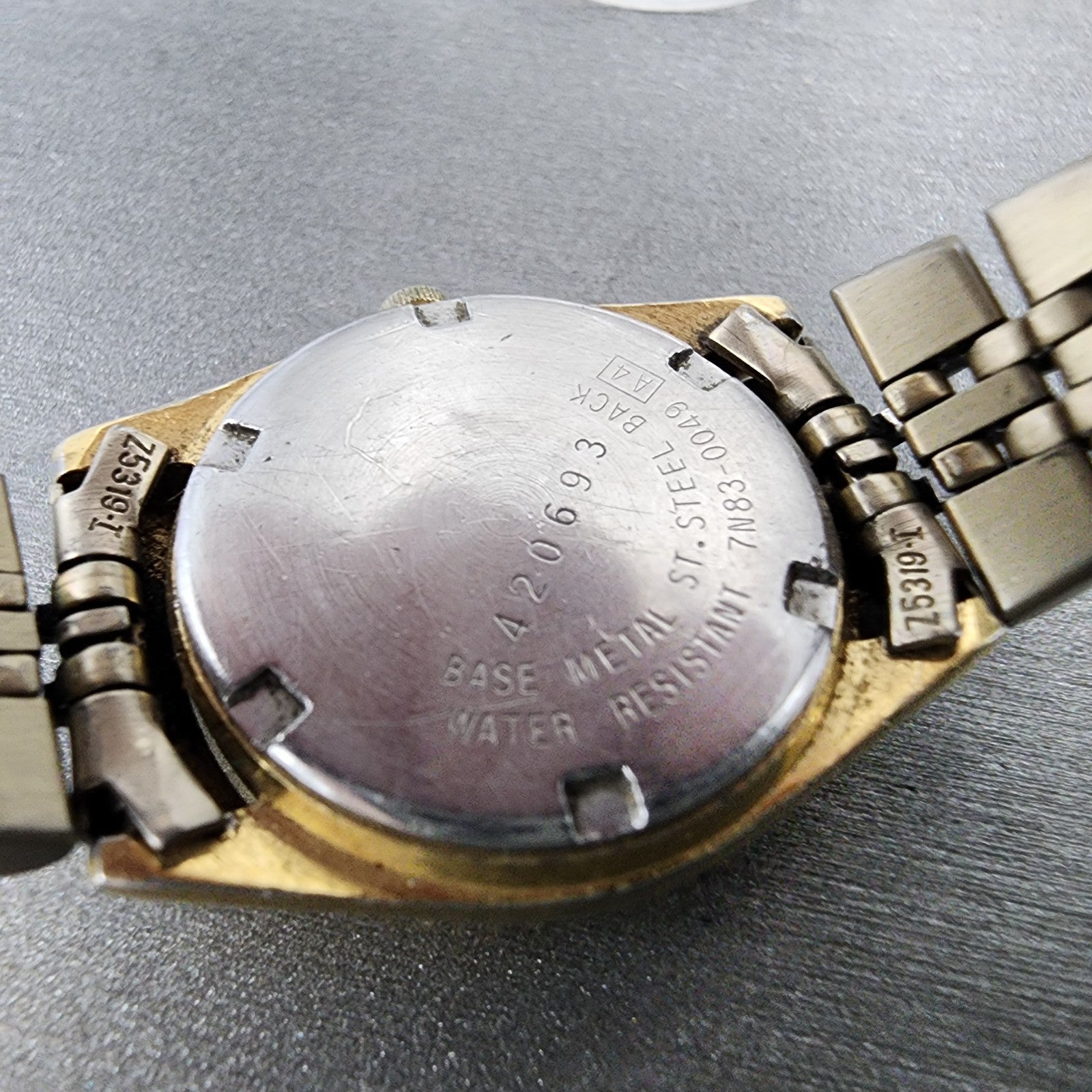 Seiko Watch Women 24mm Black Tone Gold Tone Daydate Round 7n830049 New Battery9