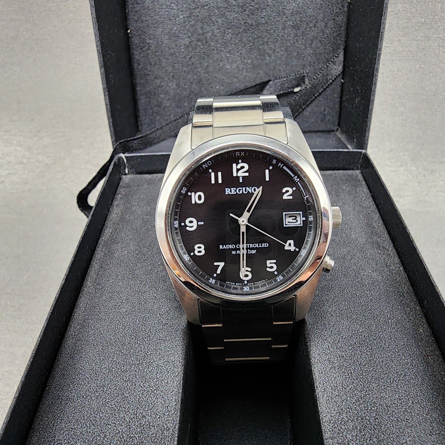 Reguno Watch Men 37mm Black Dial Silver Tone Date Solar H415T017274 Works0