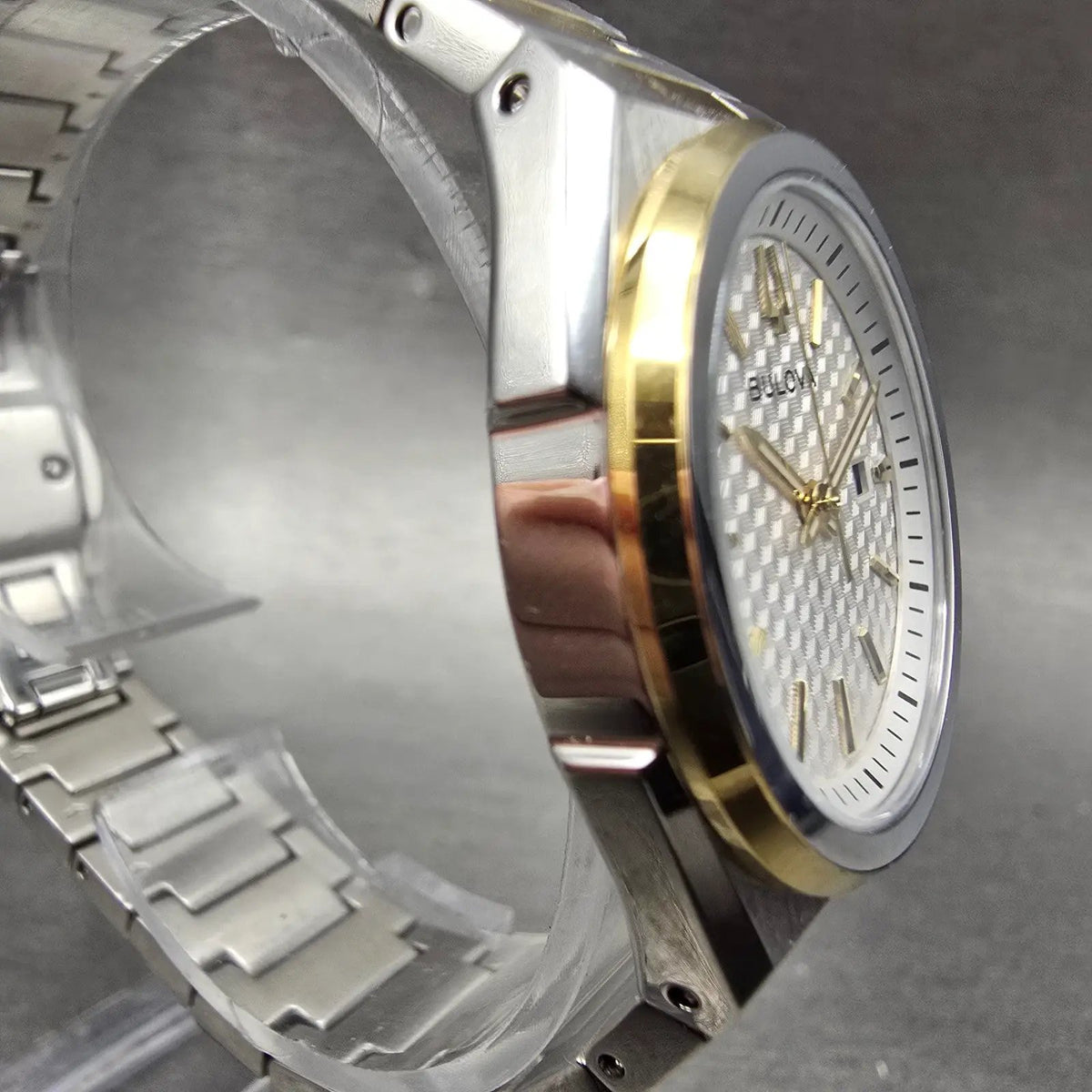 Bulova Watch Women 30mm White Dial Two Tone Date Round 98L323 New Battery4