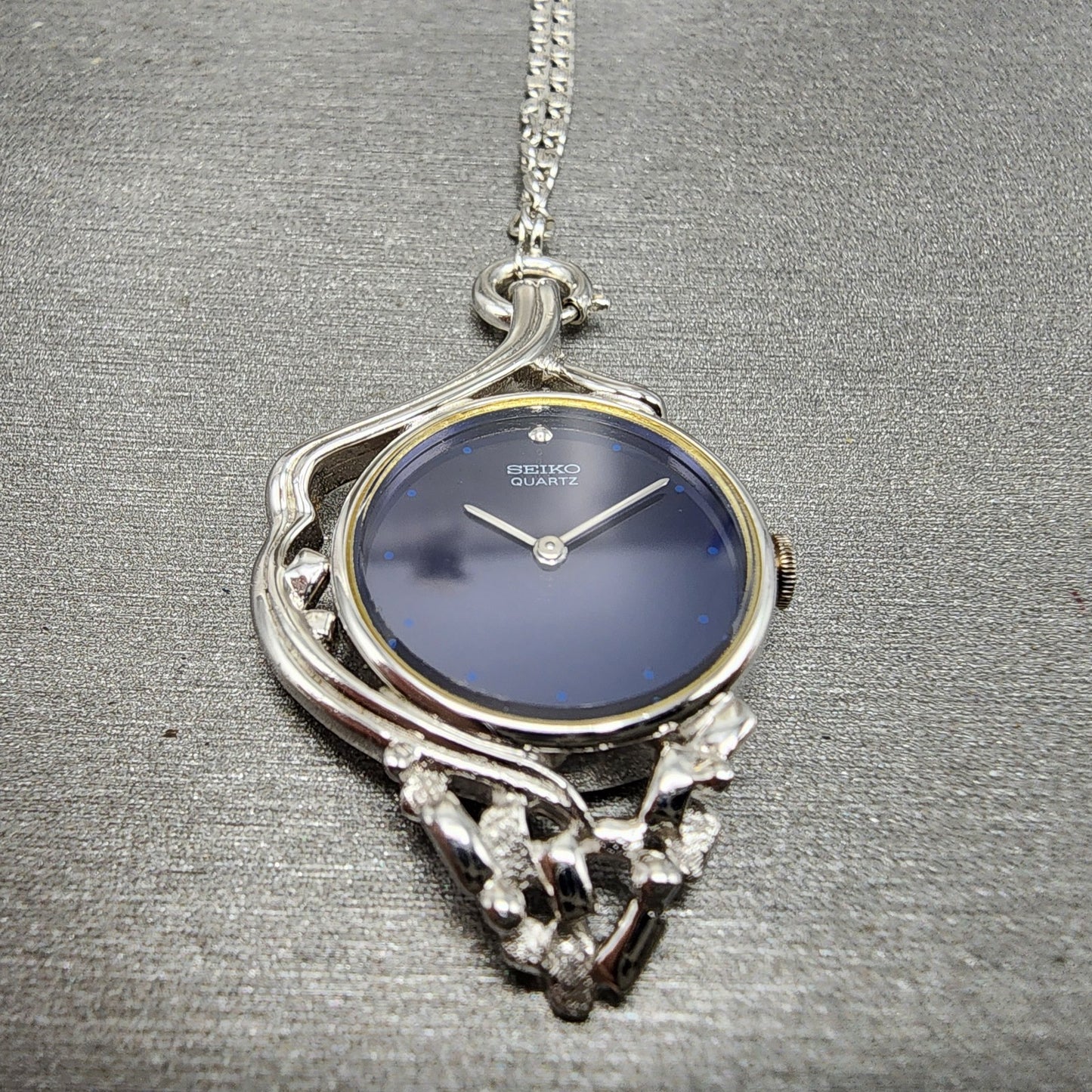 Seiko Necklace Watch Women 25mm Blue Dial Silver Tone Round 14001050 New Batt2