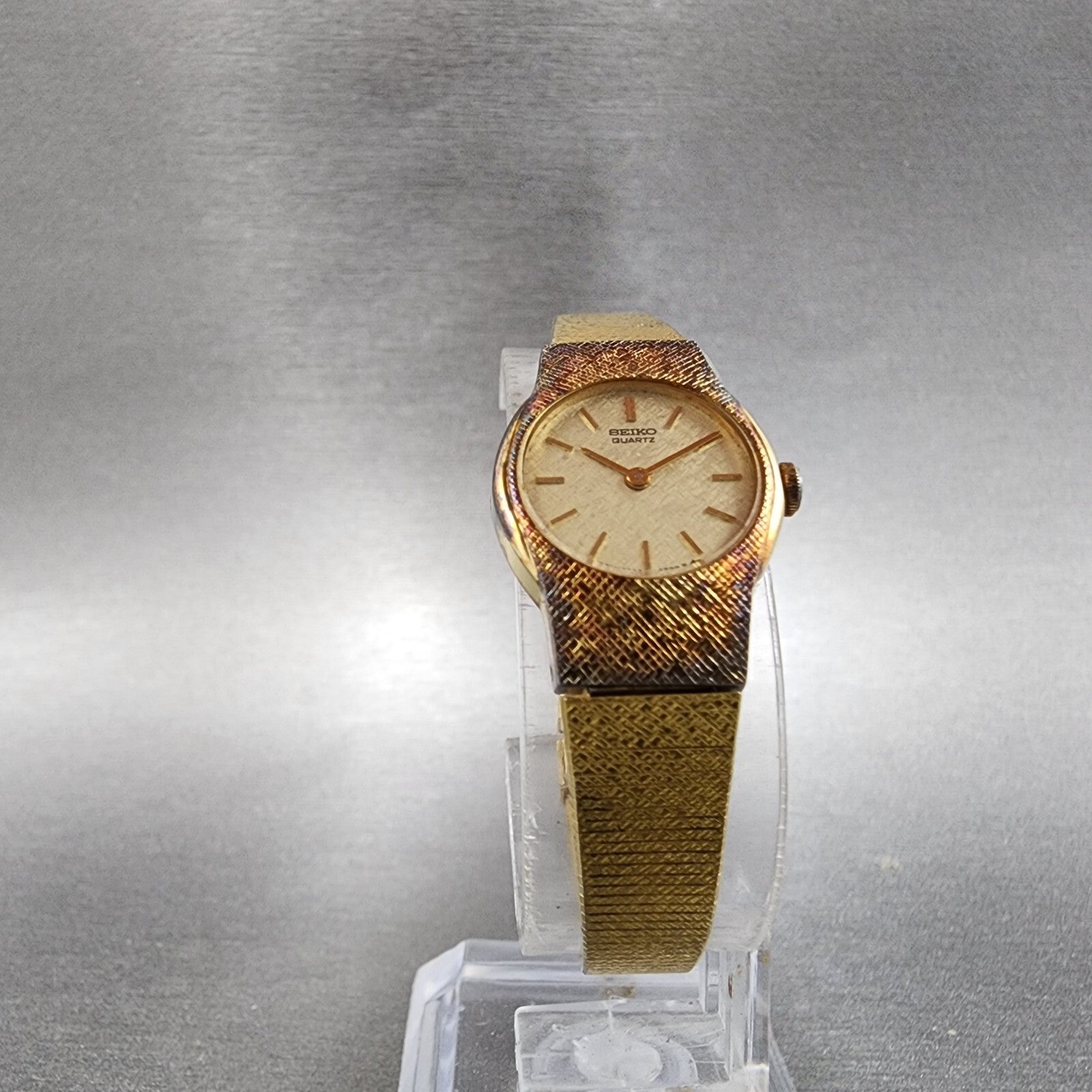 Seiko Watch Women 17mm Champange Dial Gold Tone Round 2C200149 New Battery7
