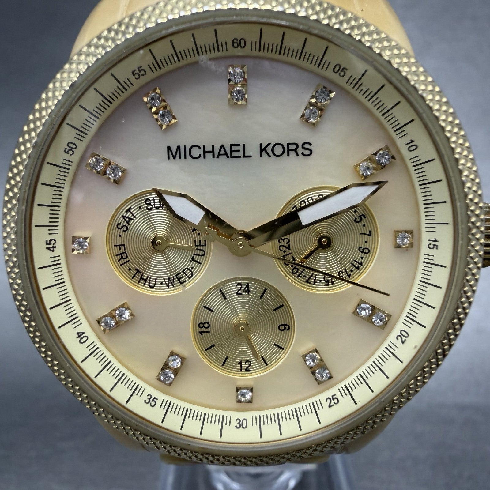 Michael Kors Jet Set Watch Women 37mm MOP Dial Gold Tone Daydate MK-5039 NewBatt1