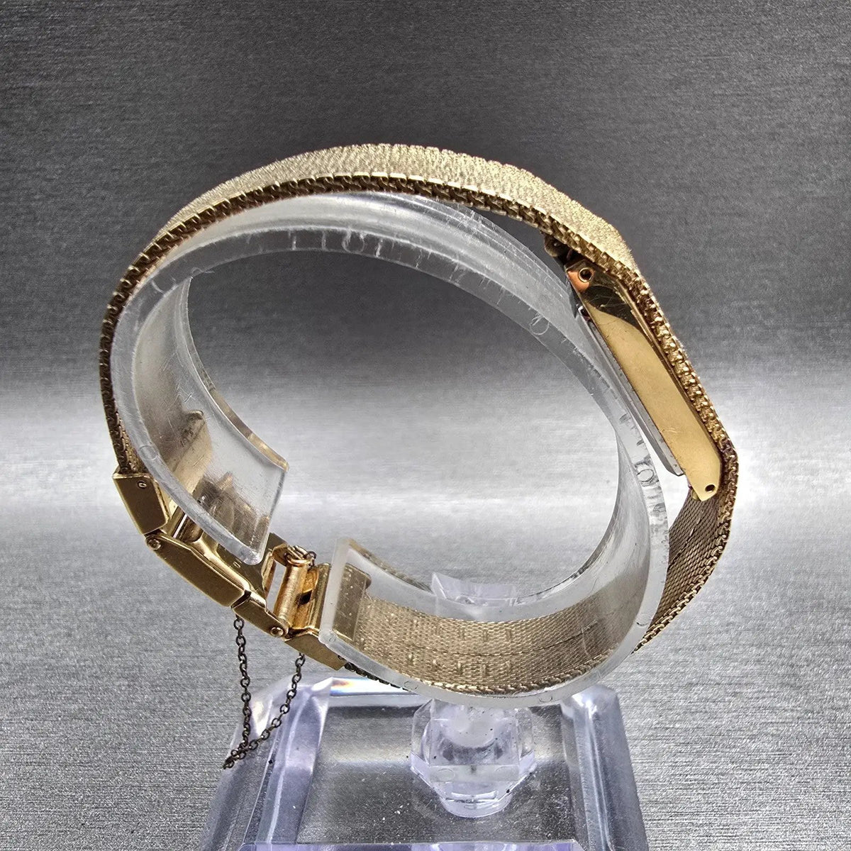 Seiko Tank Watch Women 12mm Gold Dial Gold Tone Rectangle 1320-5039 New Battery8