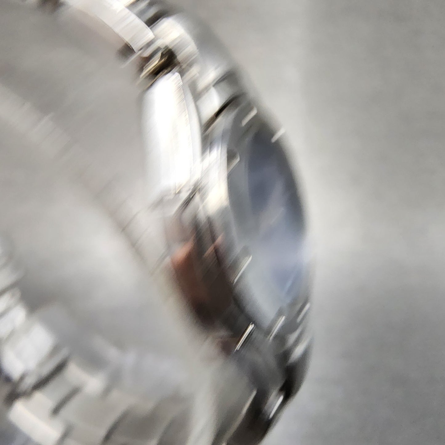 Seiko Watch Women 22mm MOP Dial Silver Tone Round 1n010cw0 New Battery3