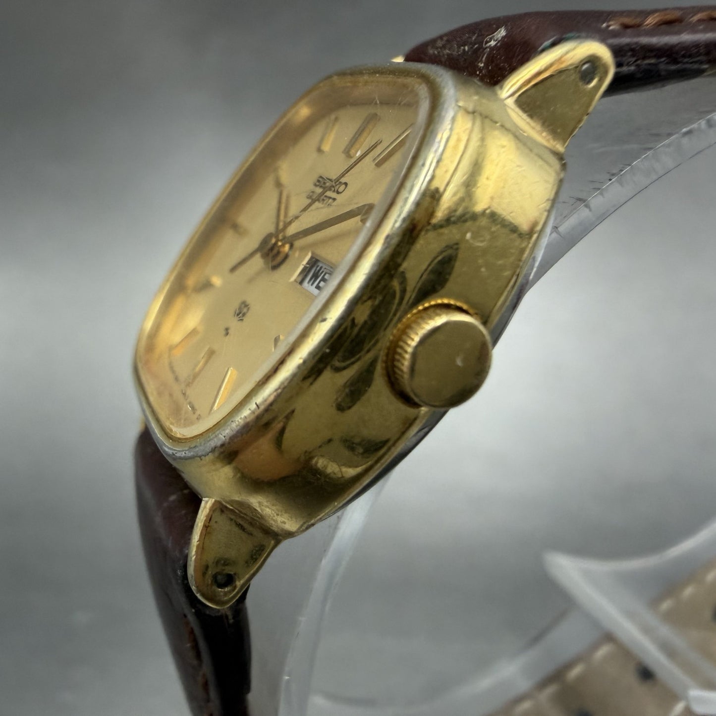 Seiko SQ Watch Women 21mm Champagne Dial Gold Tone Daydate 8523-5009 New Batt JO2