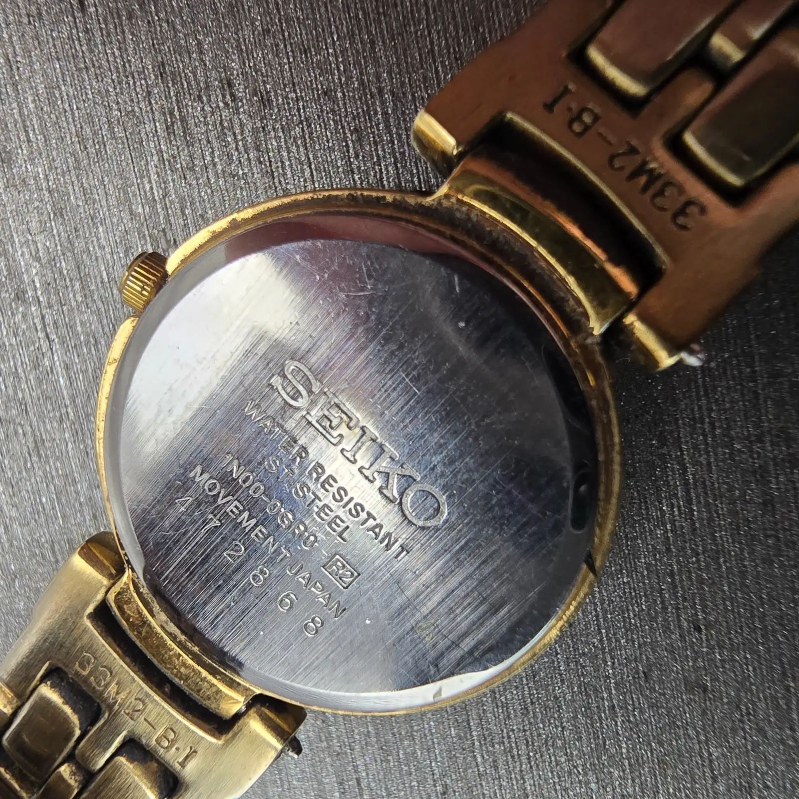 Seiko Watch Women 21mm MOP Dial Two Tone Round 1N00-0GR0 New Battery Vintage10