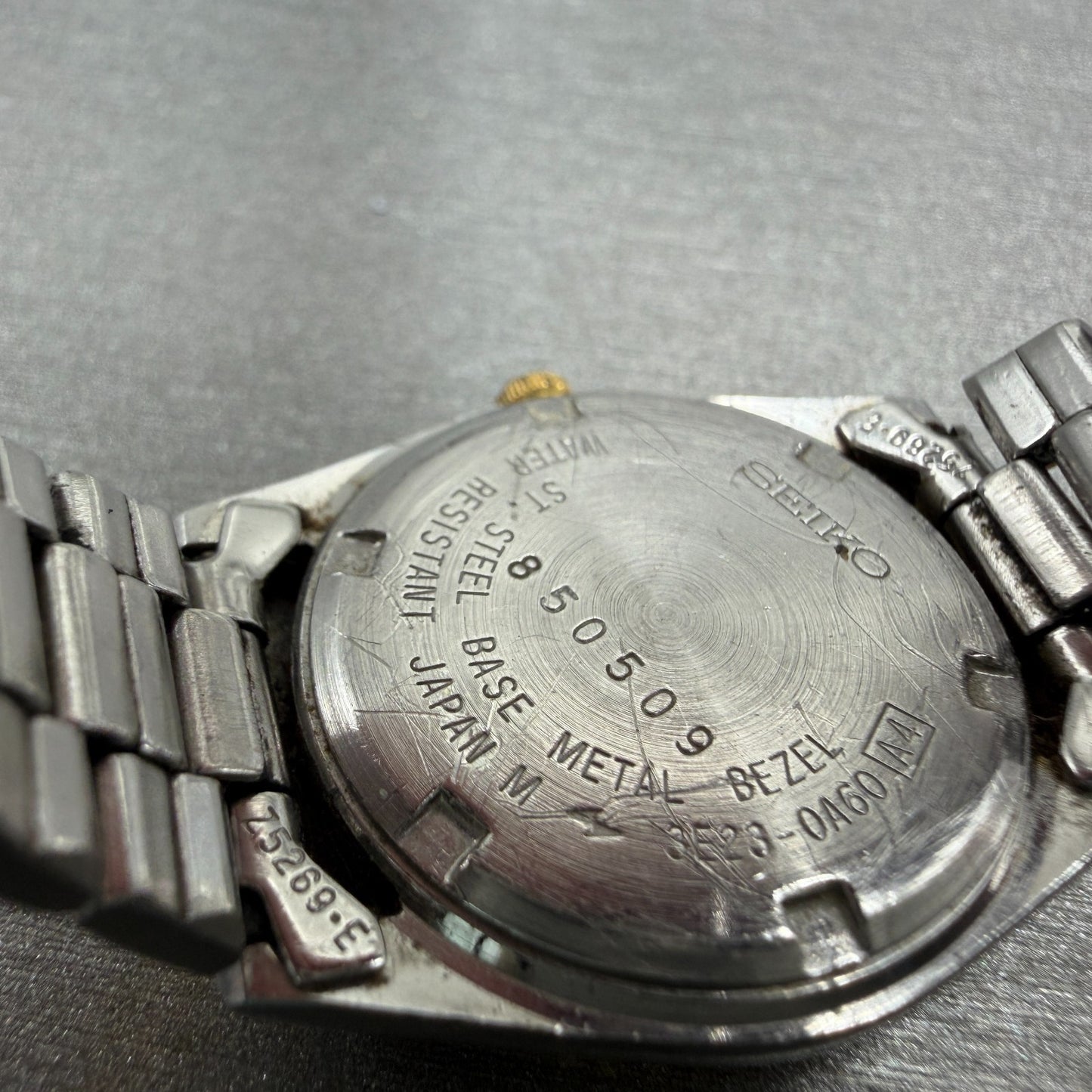 Seiko SQ Watch Women 24mm Gold Dial Two Tone Daydate Round 3E230A60 New Batt NX9