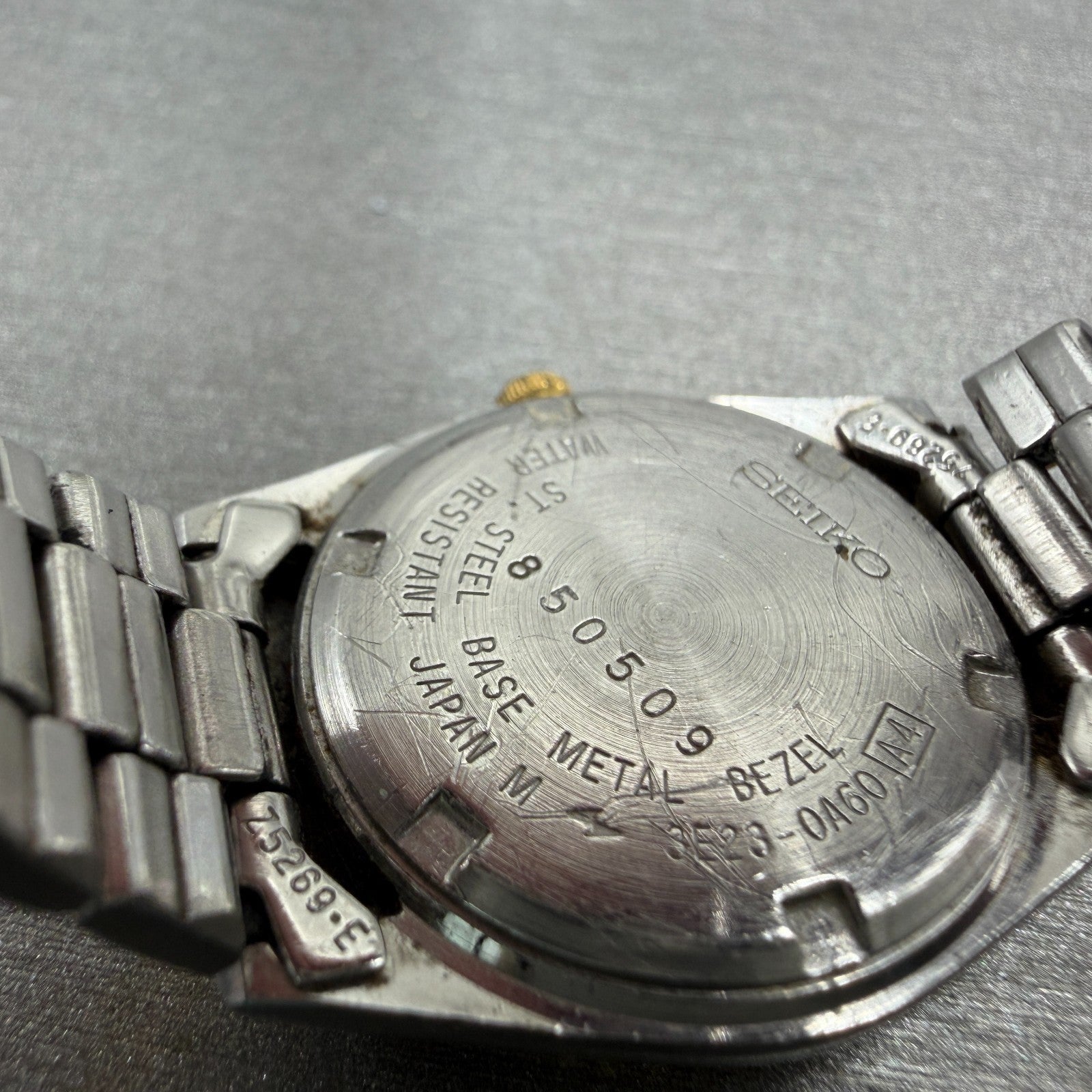 Seiko SQ Watch Women 24mm Gold Dial Two Tone Daydate Round 3E230A60 New Batt NX9