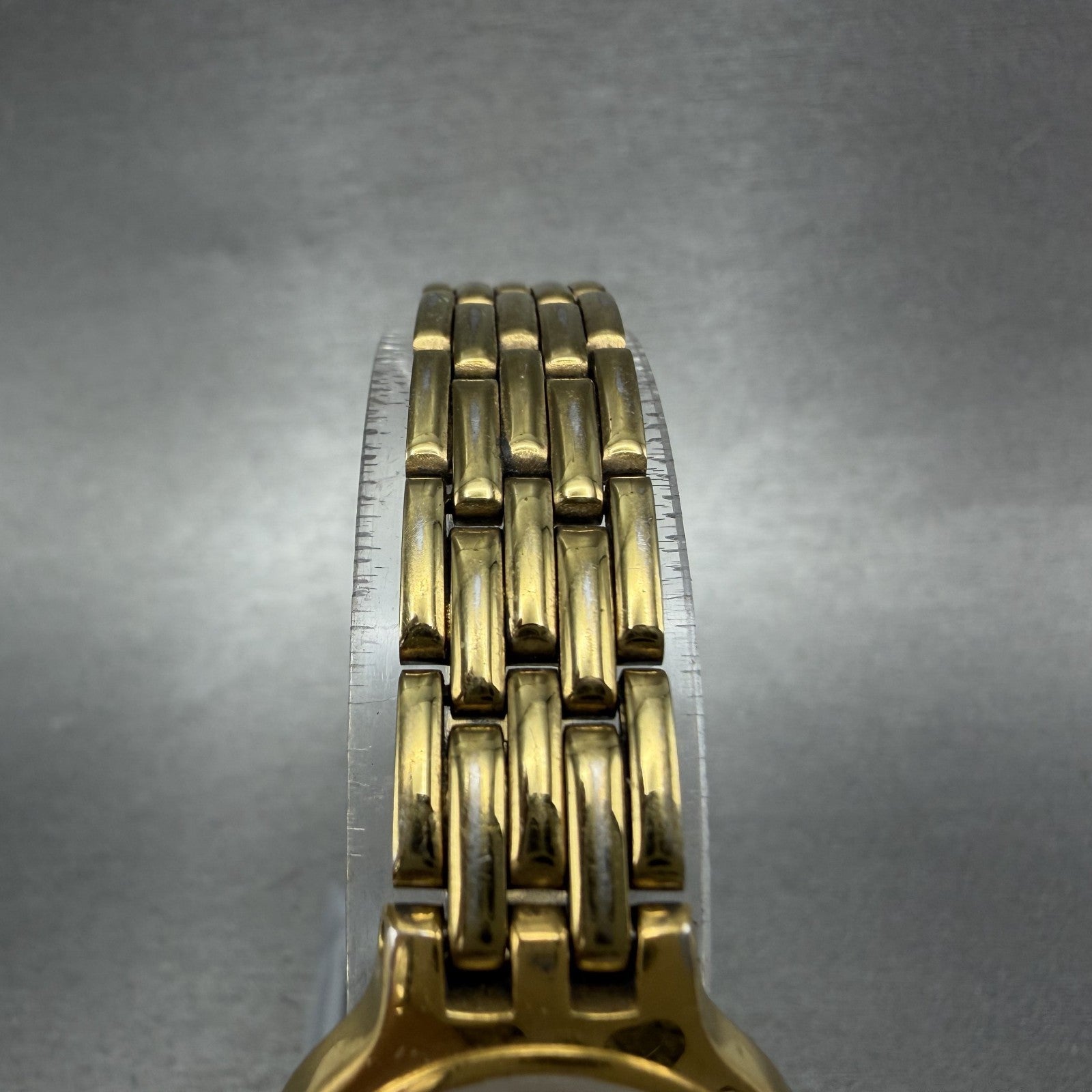Seiko Watch Women 22mm White Dial Gold Tone Round 1n00-0a99 New Battery ABCD4
