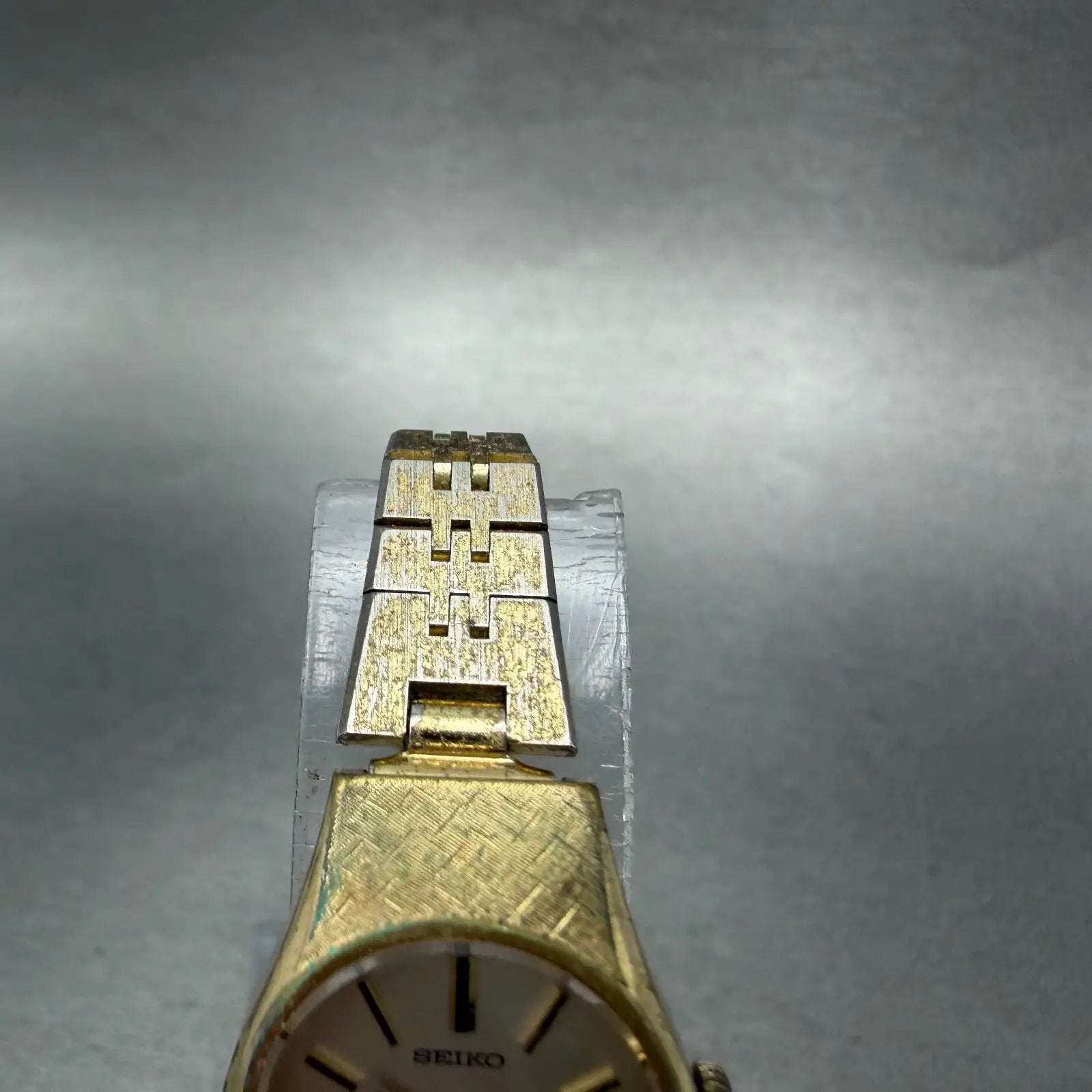 Seiko Watch Women 19mm Silver Dial Gold Tone Oval Manual 11-8590 Runs Vintage4