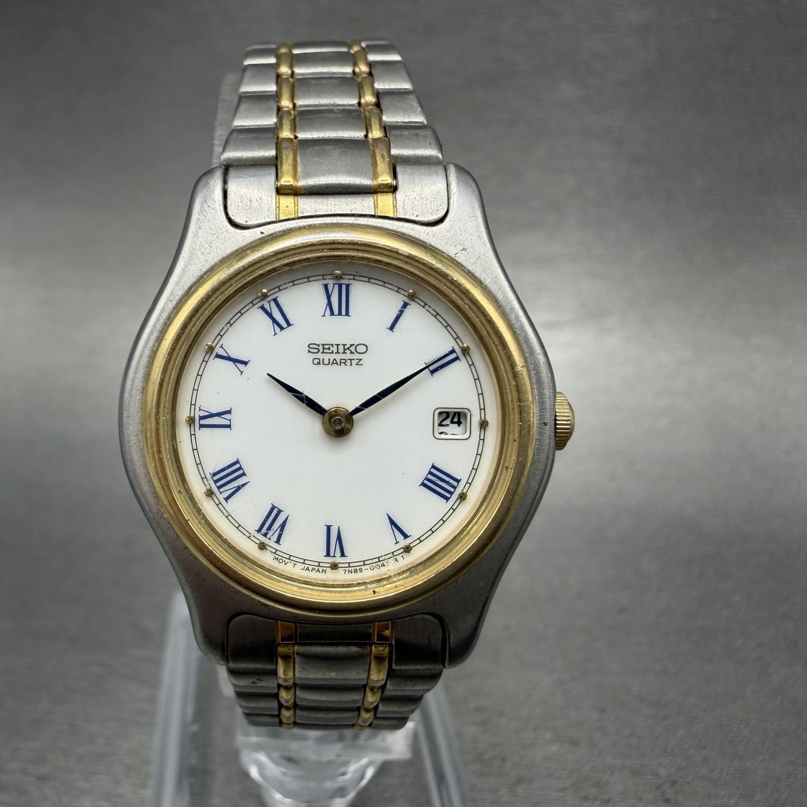 Seiko Watch Women 26mm White Dial Two Tone Date Round 7n890021 New Battery0