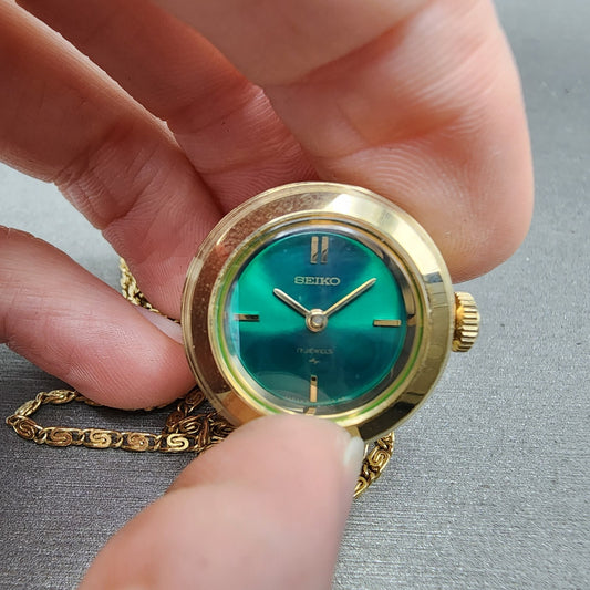 Seiko Necklace Watch Women 22mm Green Dial Gold Tone Manual Wind Runs VTG0