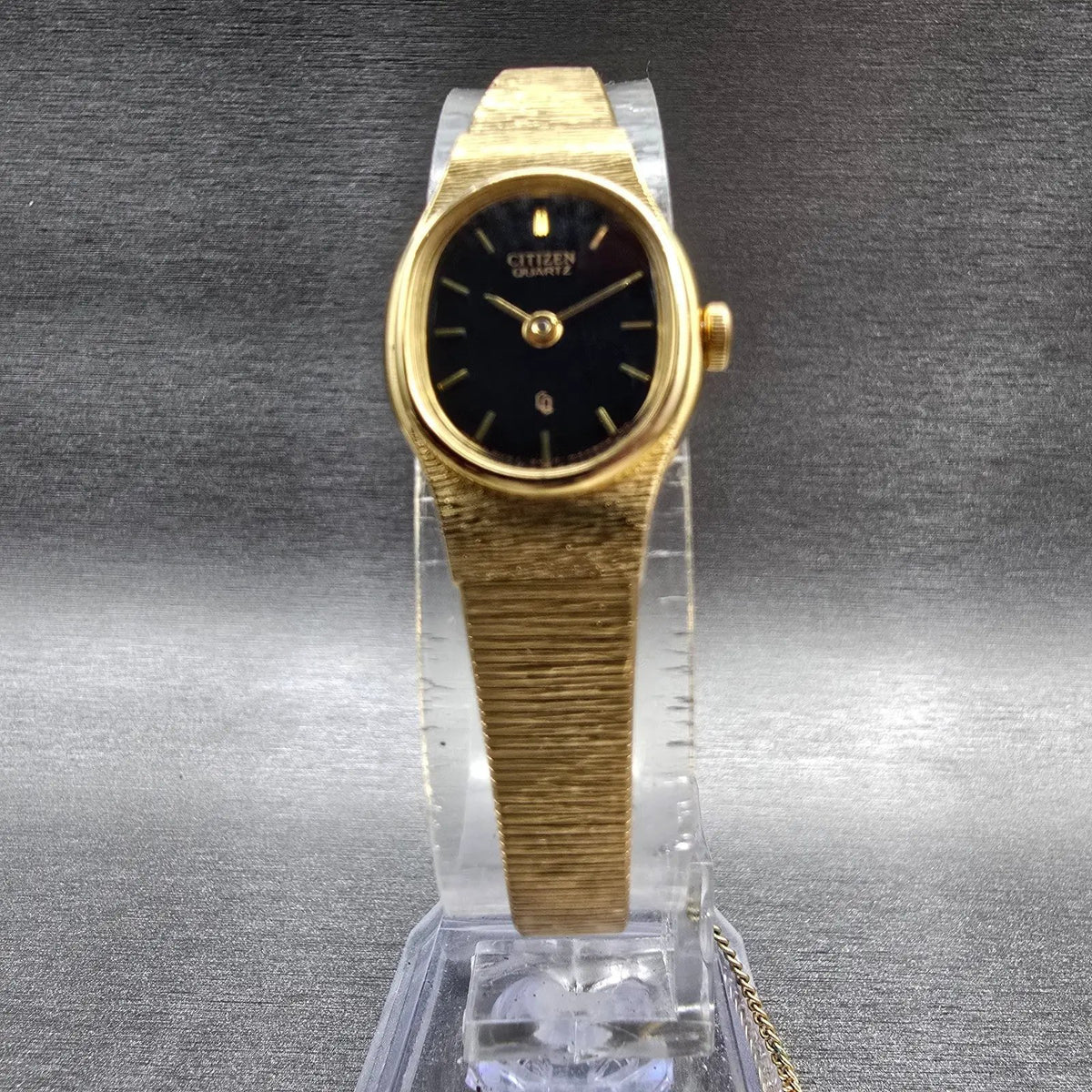 Citizen CQ Watch Women 16mm Black Dial Gold Oval 5920-S49615 New Battery JP45