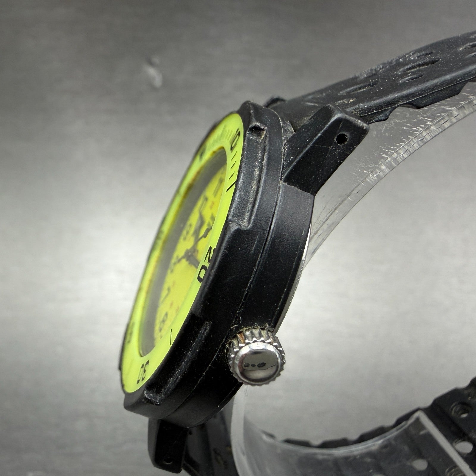 Victorinox Swiss Army Andre Aggassi Watch men 40mm Yellow Dial Black New Bat Box3