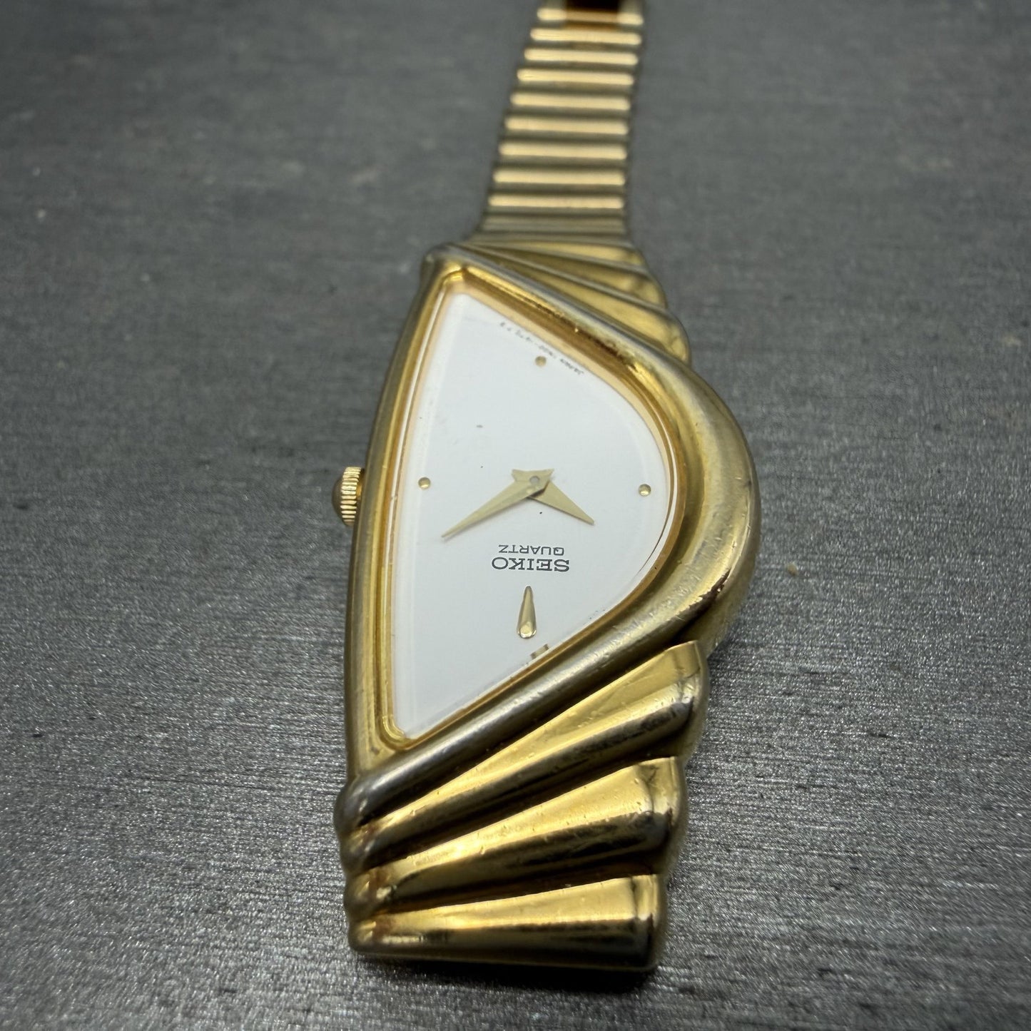 Seiko Half Moon Watch Women 20mm White Dial Gold Tone 1N00-5E09 New Battery4