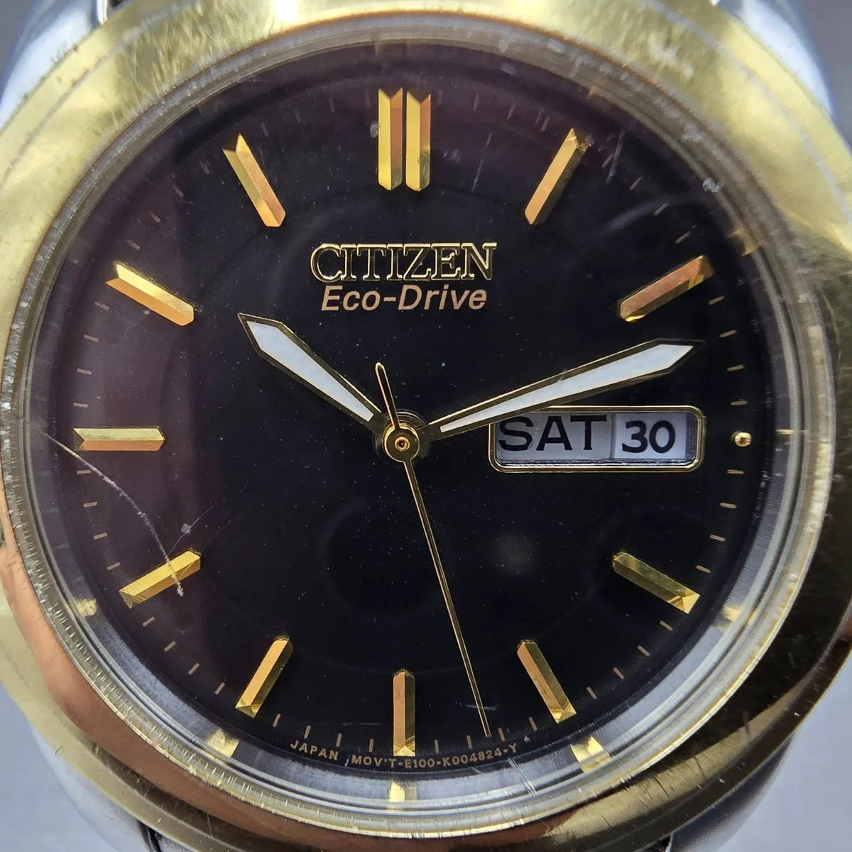 Citizen Eco-Drive Watch Men 35mm Black Dial Two Tone Daydate E100-K003091 Runs Q1