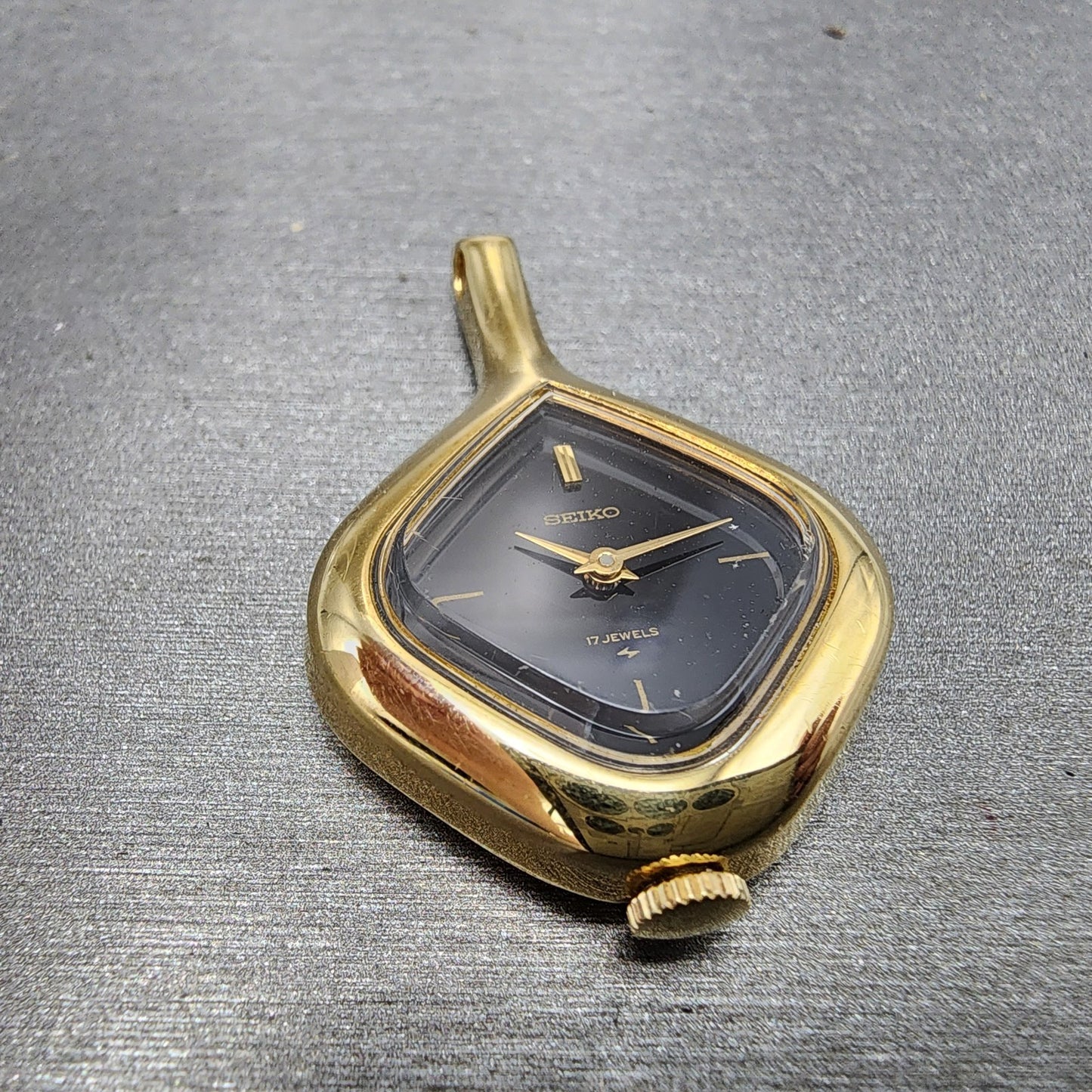 Seiko Pendant Watch Women 25mm Black Dial Gold Plated 117980 Manual Wind Runs6