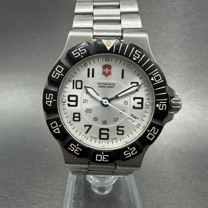 Victorinox Swiss Army Summit XLT Watch Men 39mm Silver Dial Steel Date PARTS0