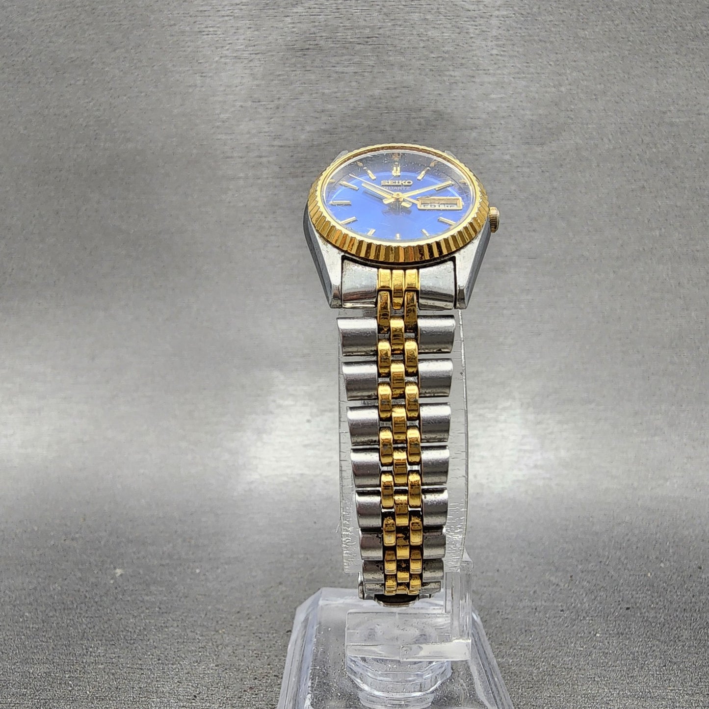 Seiko Watch Women 24mm Blue Dial Two Tone Daydate Round 7N830049 New Batt AB125