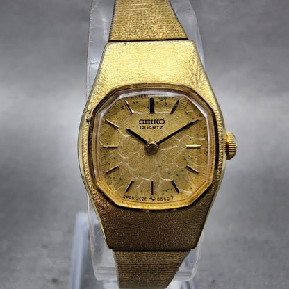 Seiko Watch Women 16mm Champagne Dial Gold Tone Round 2C205300 New Battery0