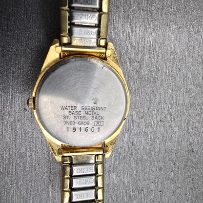 Seiko SQ Watch Women 24mm White Dial Gold Tone Daydate Round 7N83-6A09 New Batt10