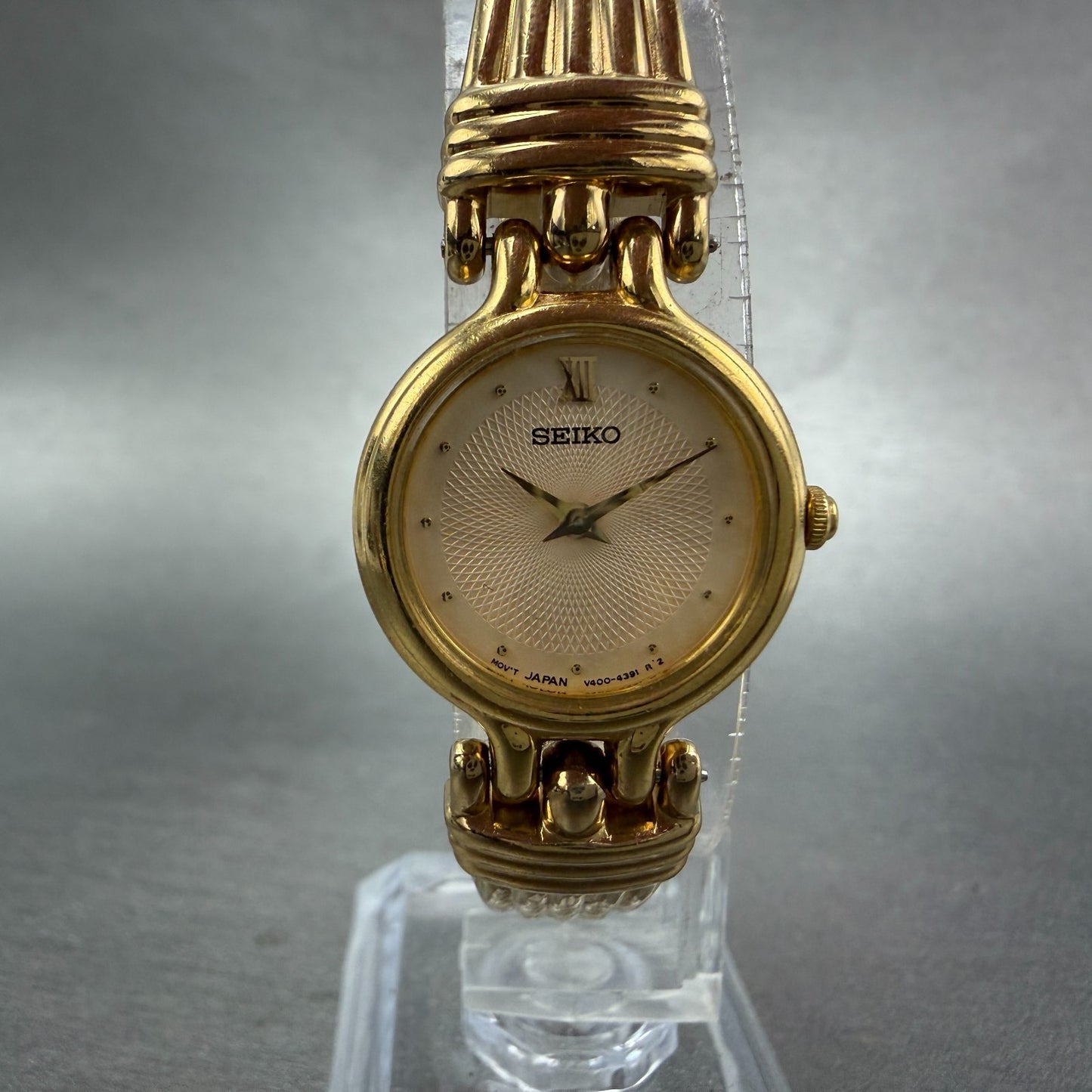 Seiko Watch Women 21mm Champagne Dial Gold Tone Round V400-1229 New Battery GVt5