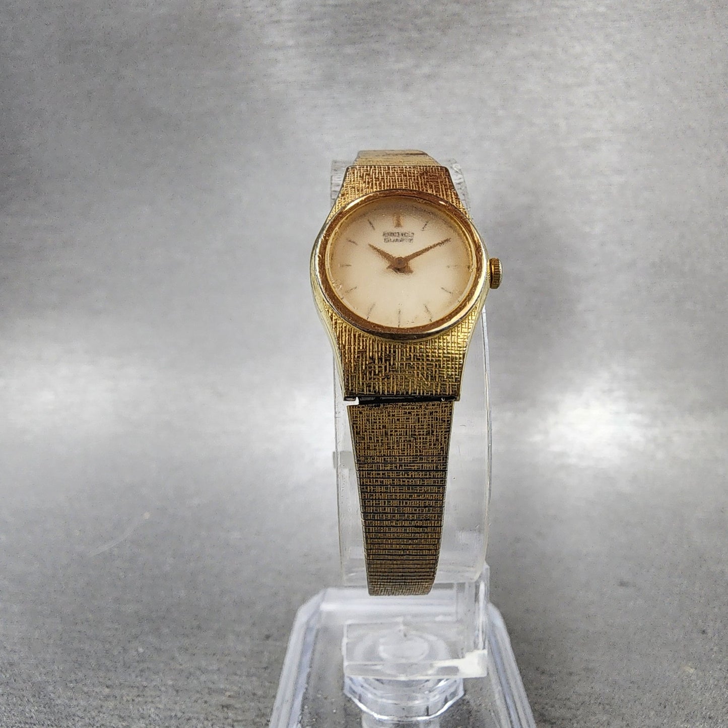 Seiko Watch 17mm Women Champagne Dial Gold Tone Round 20200329 New Battery6