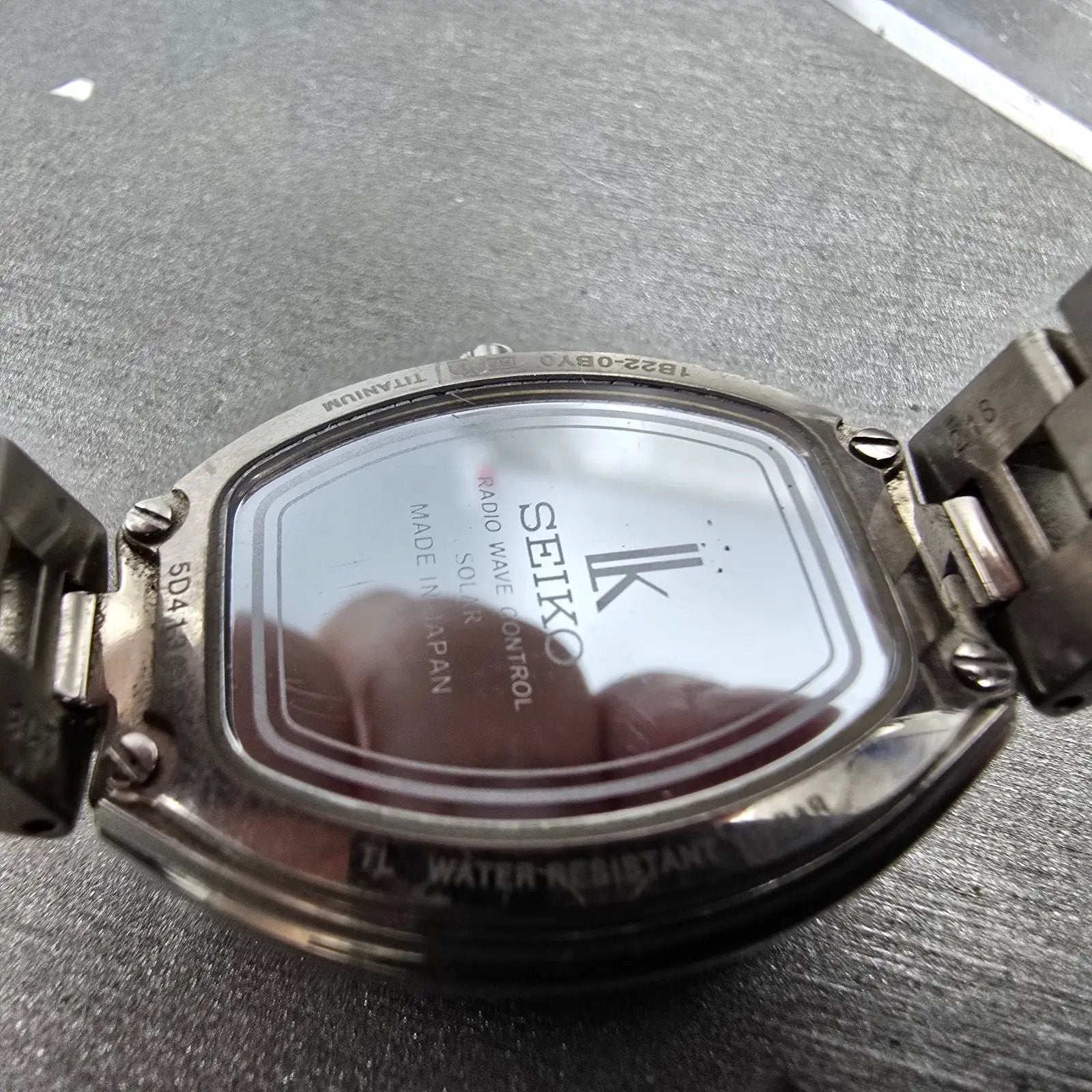 Seiko Lukia Atomic Solar Watch Women 26mm White Dial Silver Tone 1B22-0BY0 PARTS10
