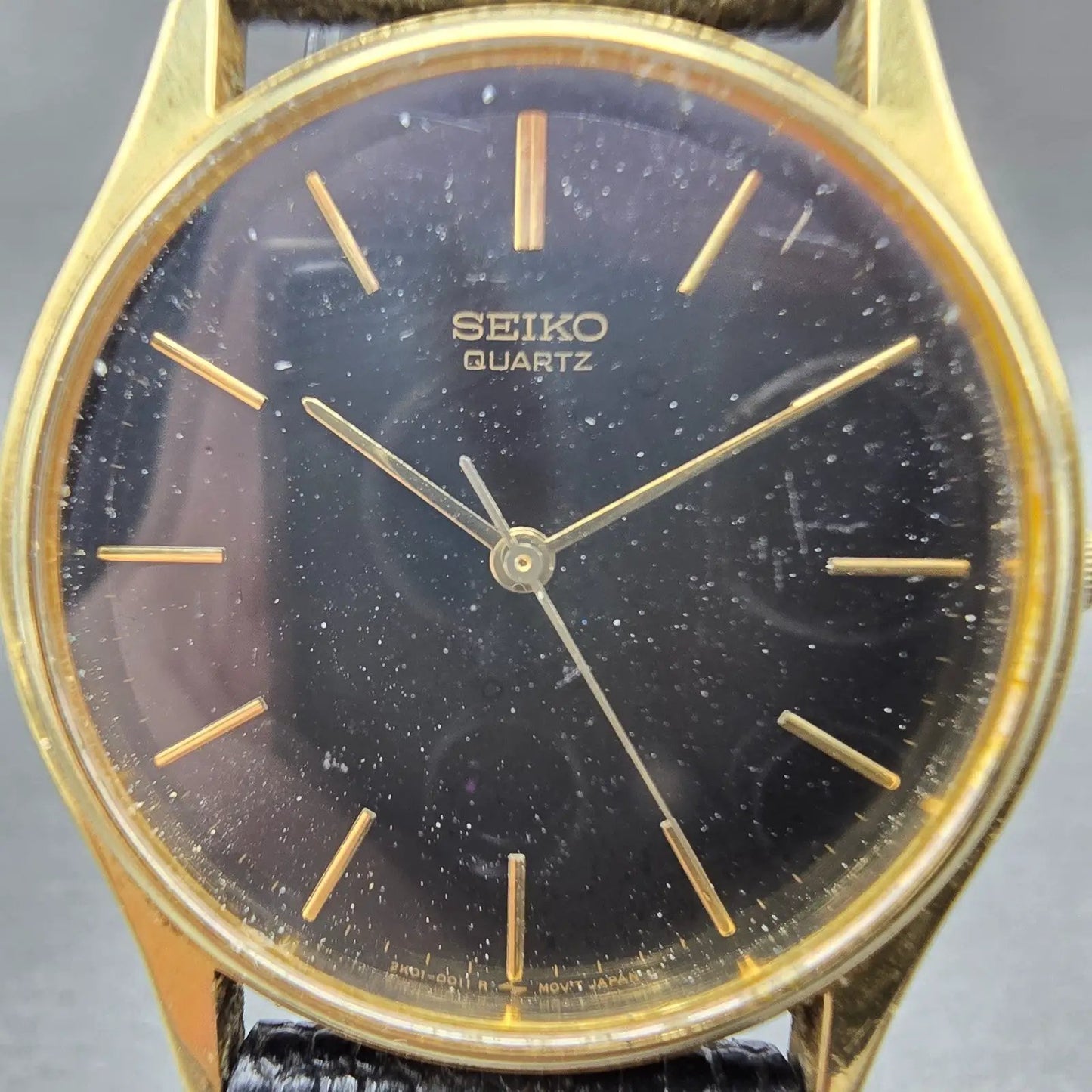 Seiko Watch Men 32mm Black Dial Gold Tone Round 2K01-0011 PARTS Vintage2