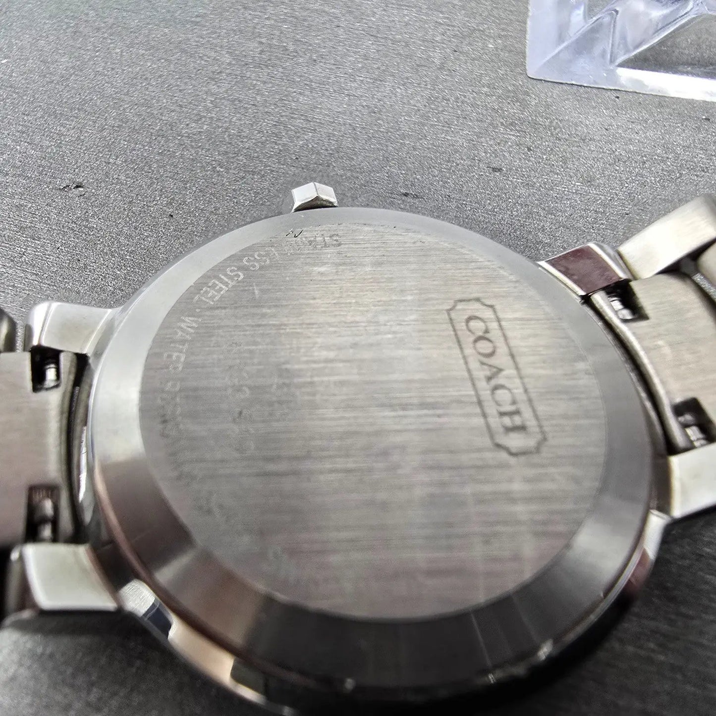 Coach W516 Watch Women 34mm White Dial Silver Tone Date Round PARTS LOOSE HANDS10