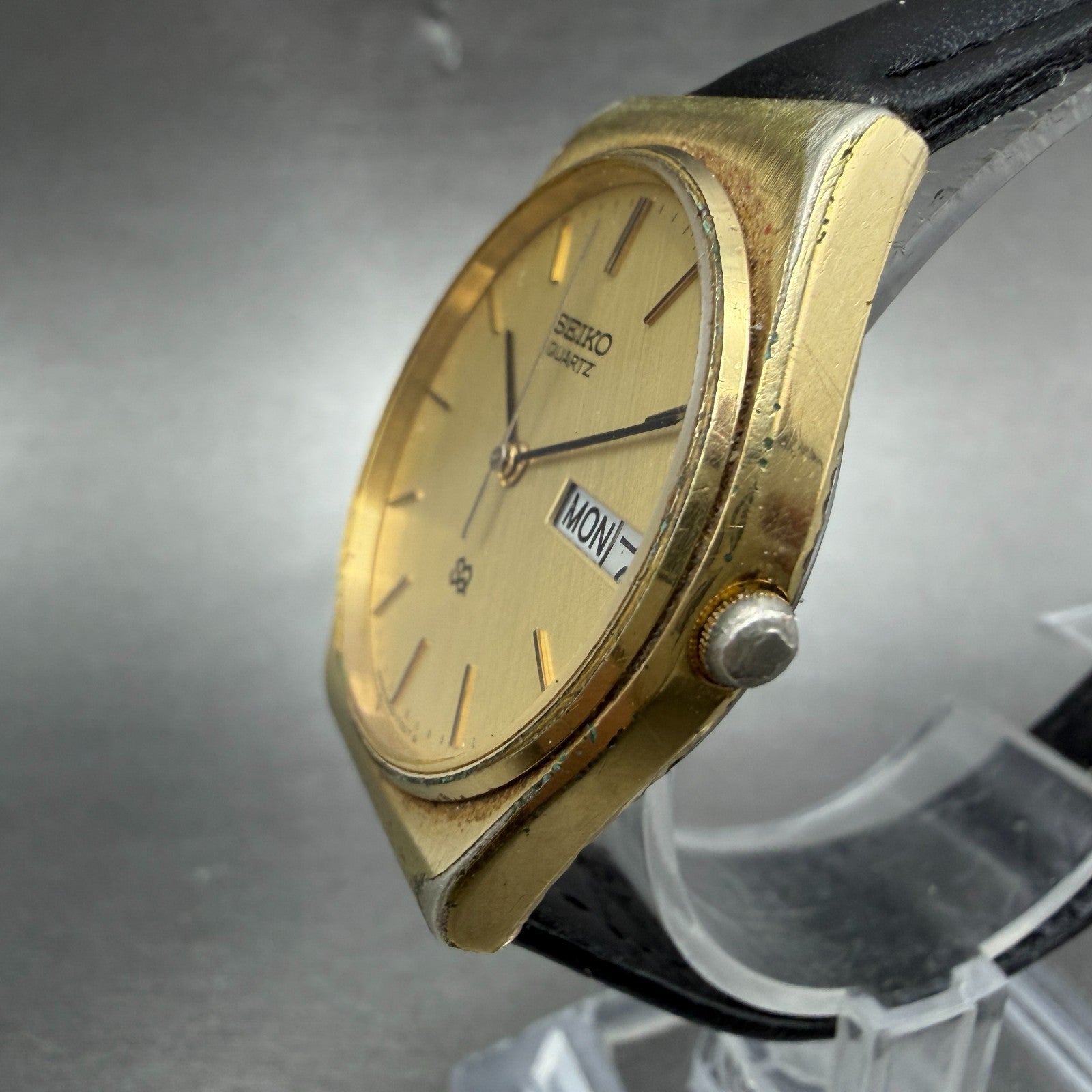 Seiko SQ Watch Men 31mm Champagne Dial Gold Tone Daydate 8223-7099 New Battery52