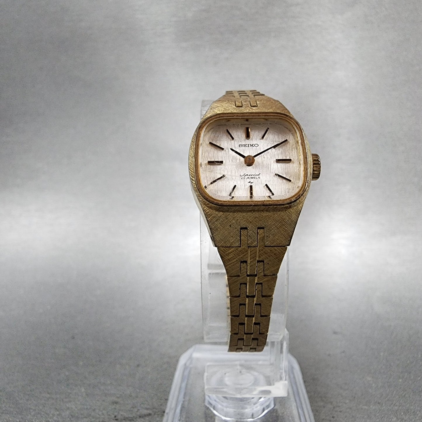 Seiko Special Watch Women 20mm Silver Dial Gold Tone Manual 11403240 Runs5
