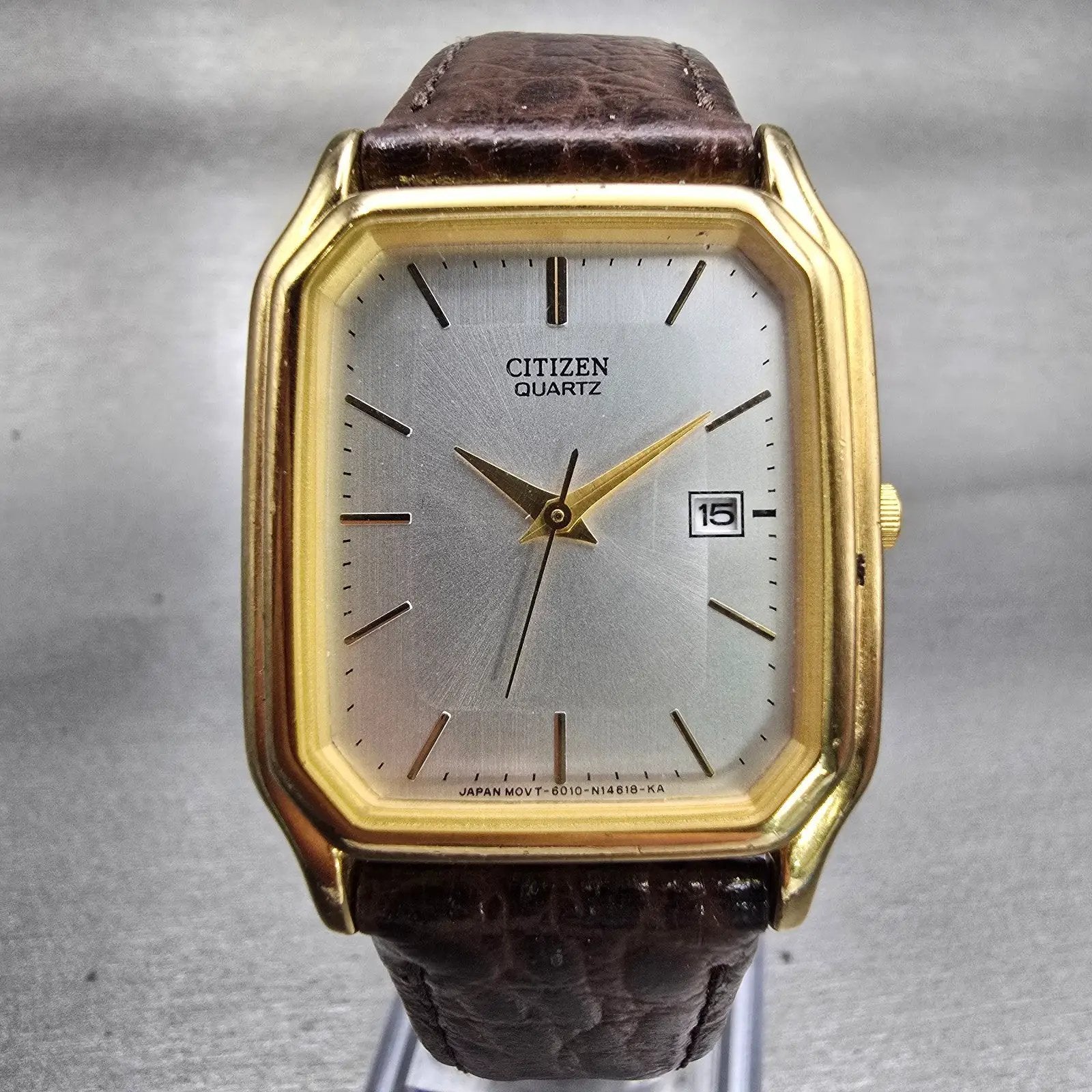 Citizen Watch Men 28mm Silver Dial Gold Tone Date Rectangle 8010-S36998 New Batt0
