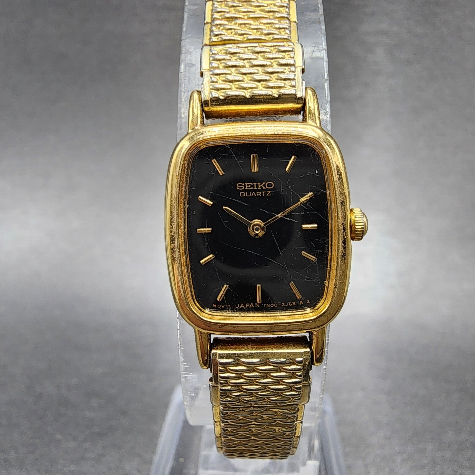VTG Seiko Watch Women 17mm Black Dial Gold Tone Rectangle 1N005K29 New Battery0