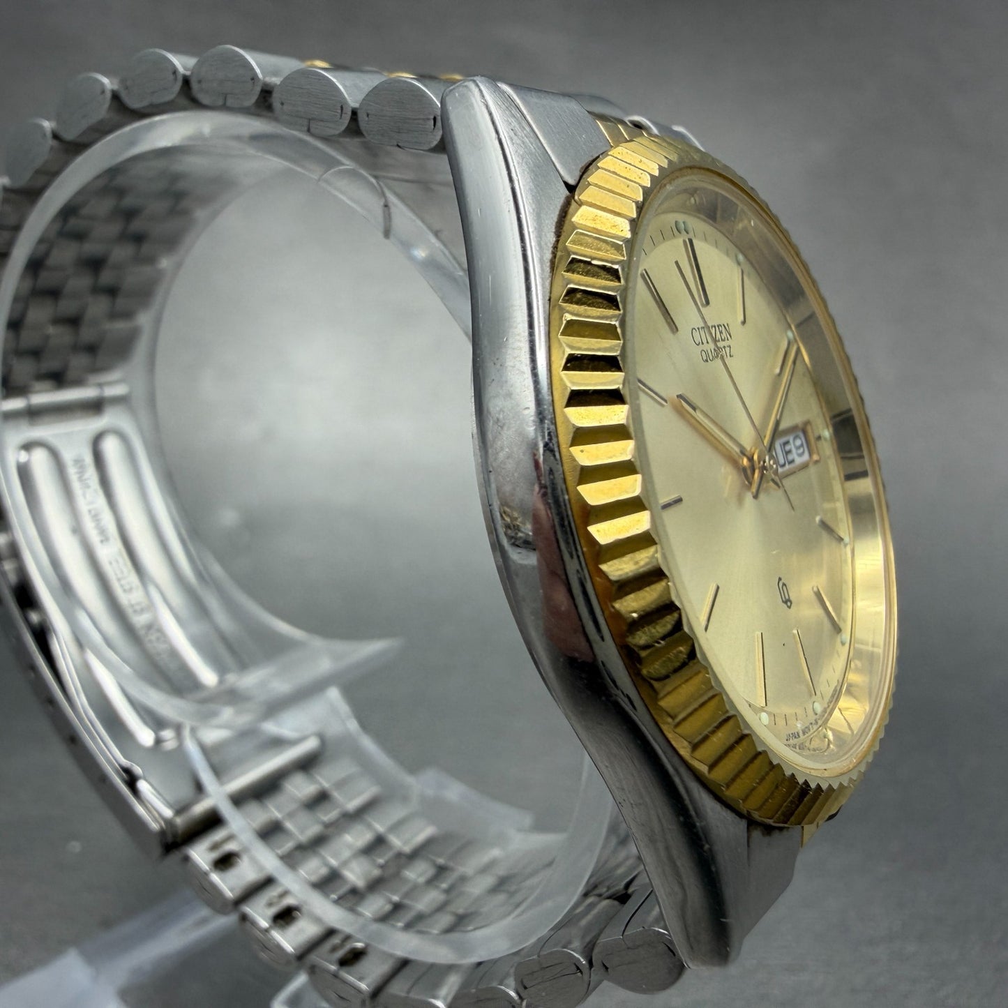 Citizen CQ President Watch Men 36mm Champagne Dial Two Tone Daydate Round NewBat3