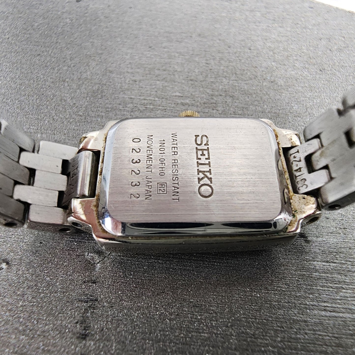 Seiko Tank Watch Women 16mm White Dial Two Tone Rectangle 1N010FH0 New Battery9