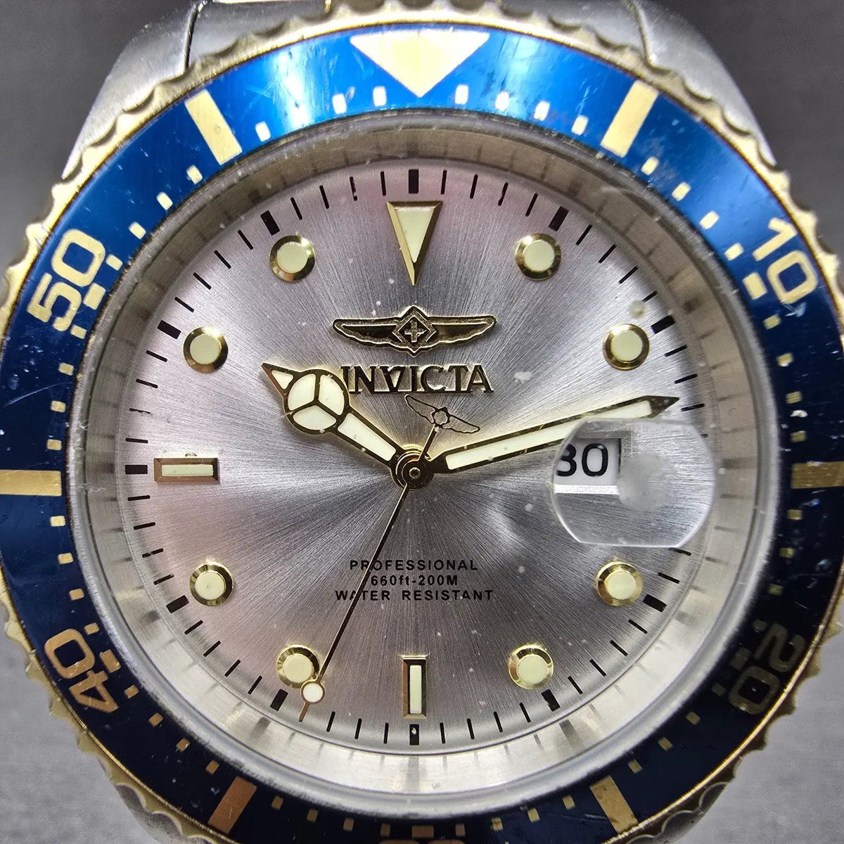 Invicta Pro Diver Watch Men 43mm Silver Dial Two Tone Date Round 22061 New Batt1