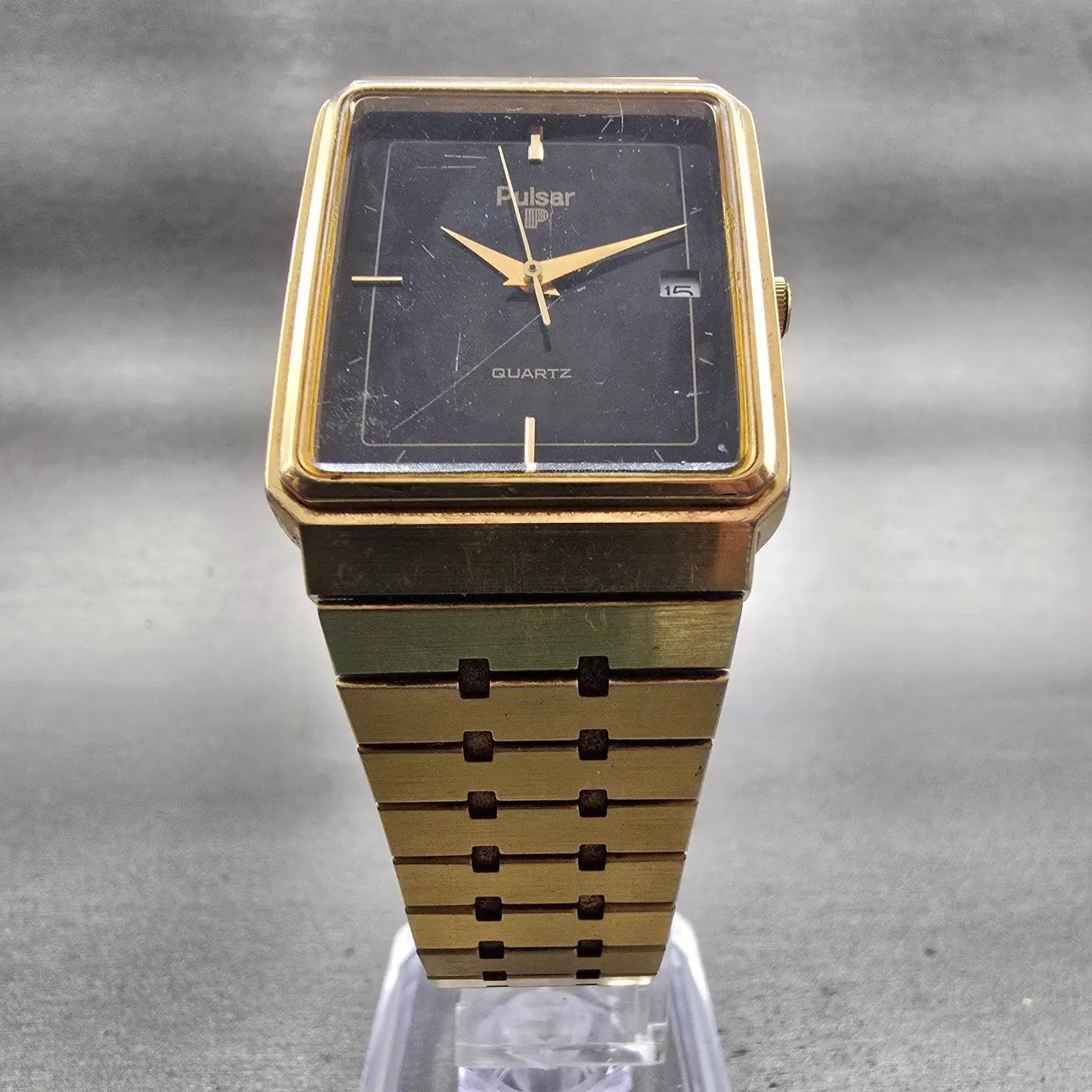 Seiko Pulsar Watch Men 27mm Black Dial Gold Tone Rectangle Date V322-5070 NewBat5
