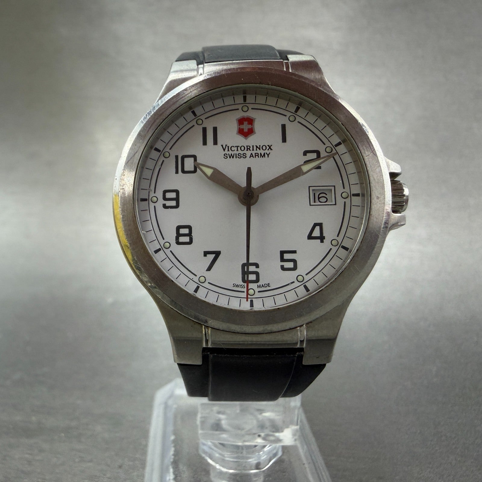 Victorinox Swiss Army Peak II Watch Women 34mm White Dial Steel Date New Battery5