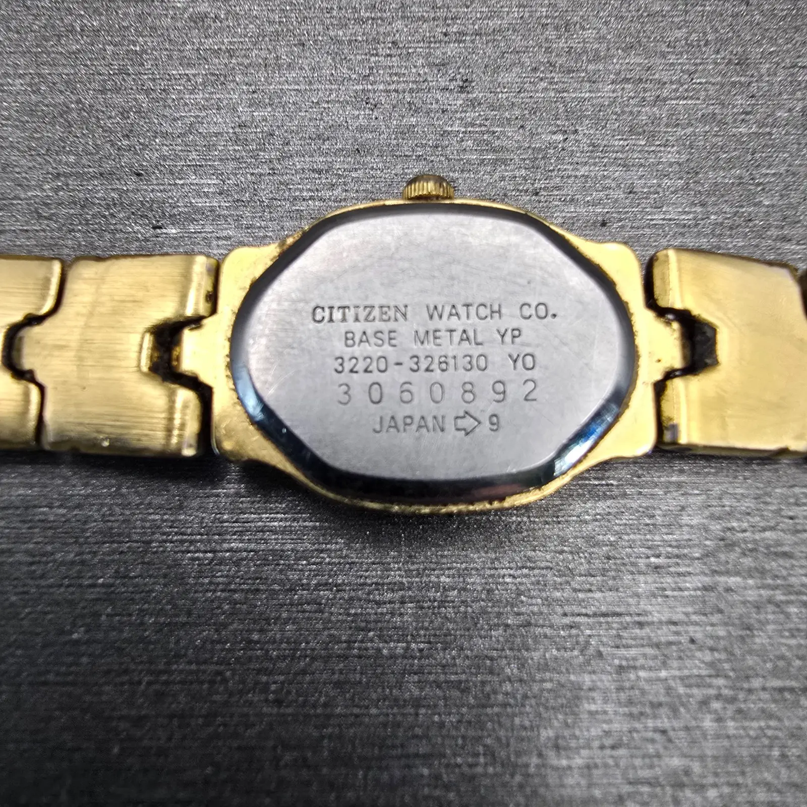 Citizen Watch Women 16mm MOP Dial Gold Tone Oval 3220-326130 New Battery Vintage10